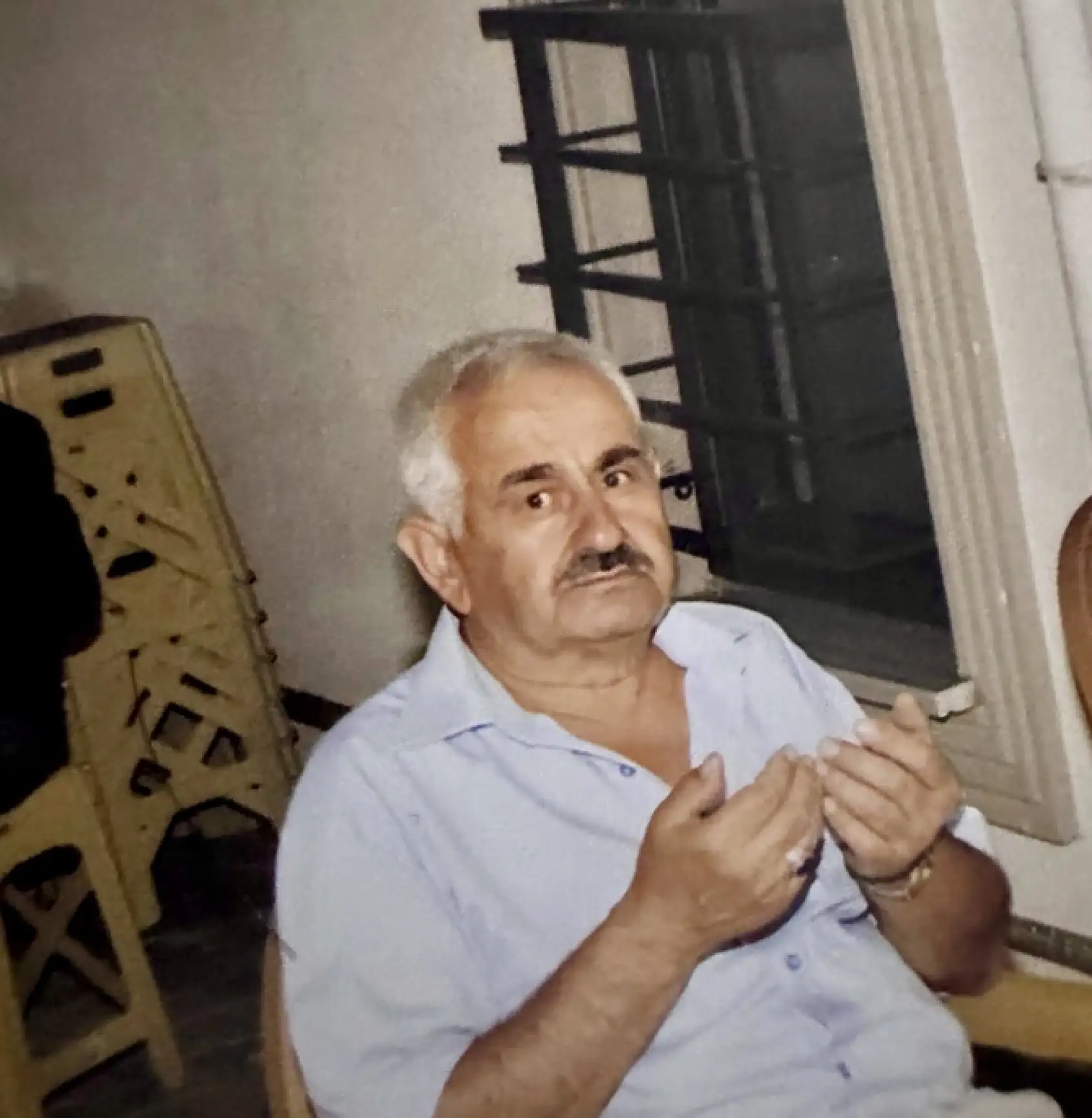 Adliye önünde fenalaşıp düştü