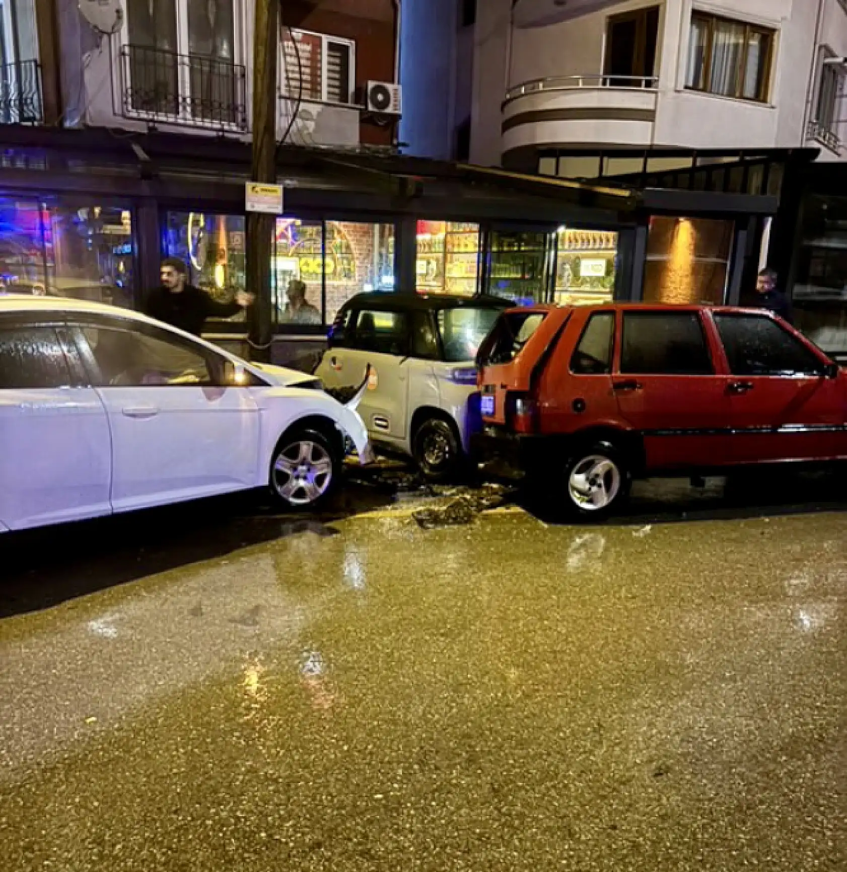 Alkollü sürücü ortalığı birbirine kattı