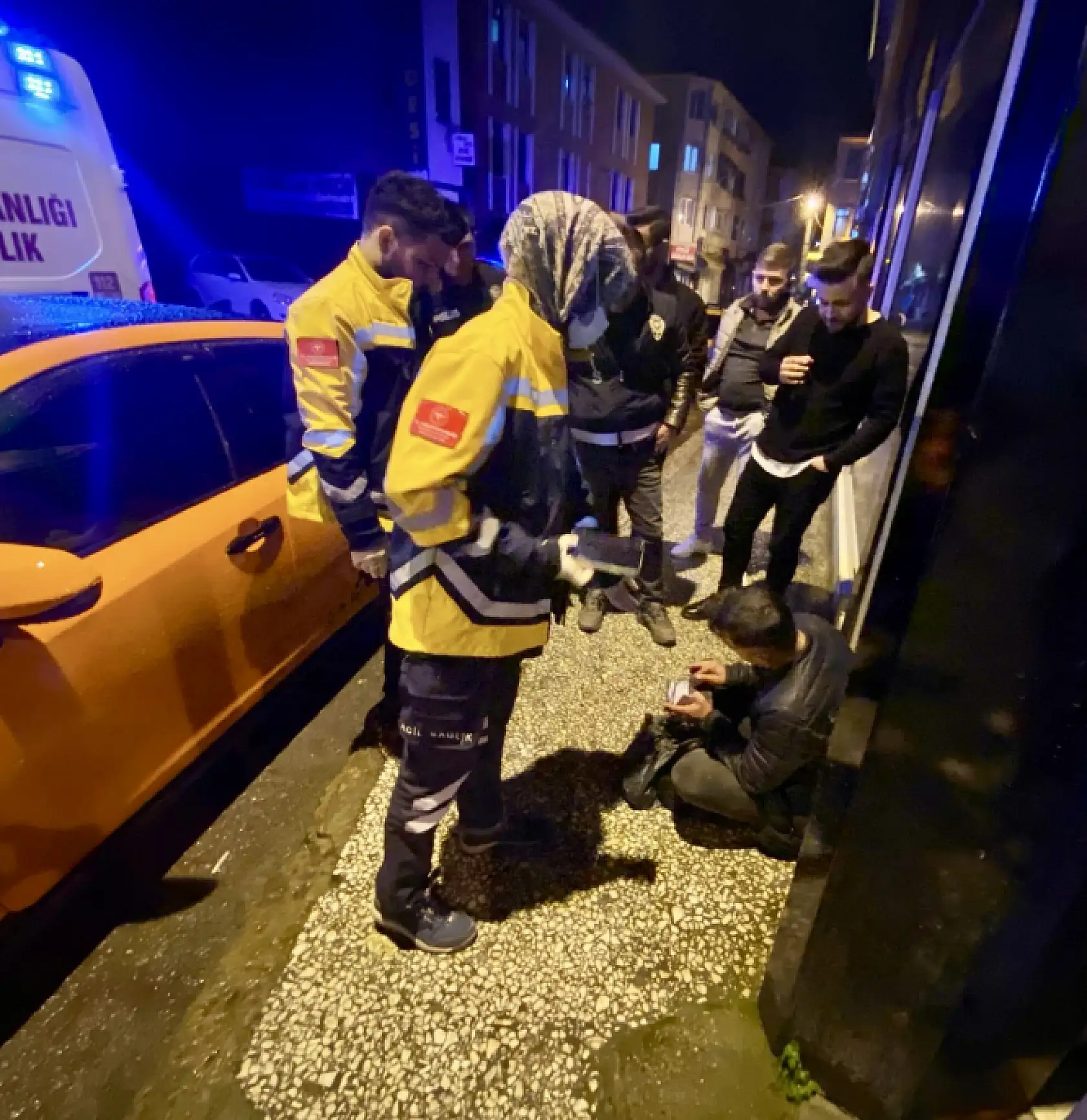 Bartın'da Yerde Yatan Şahıs İhbarı