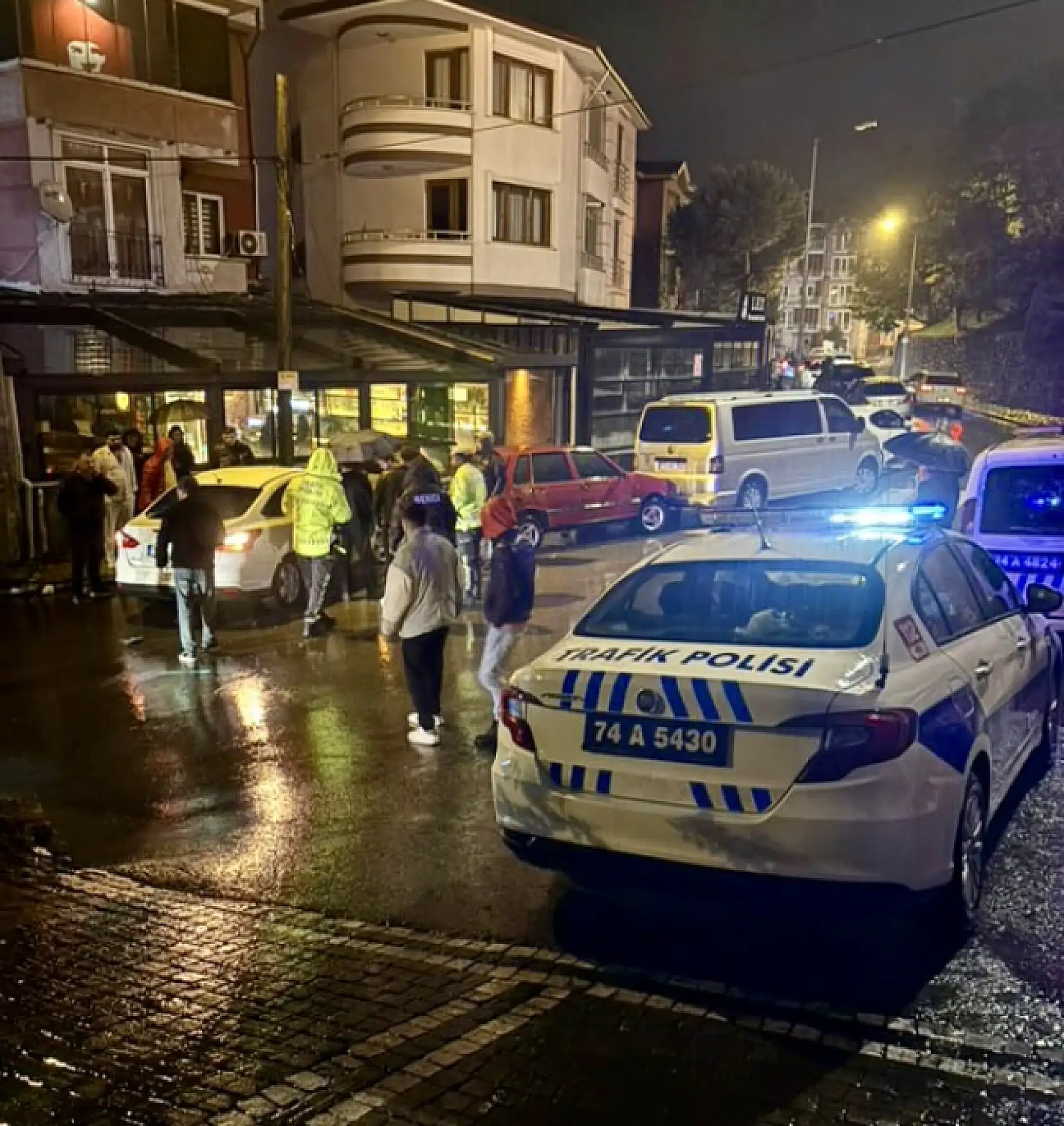 Alkollü sürücü ortalığı birbirine kattı