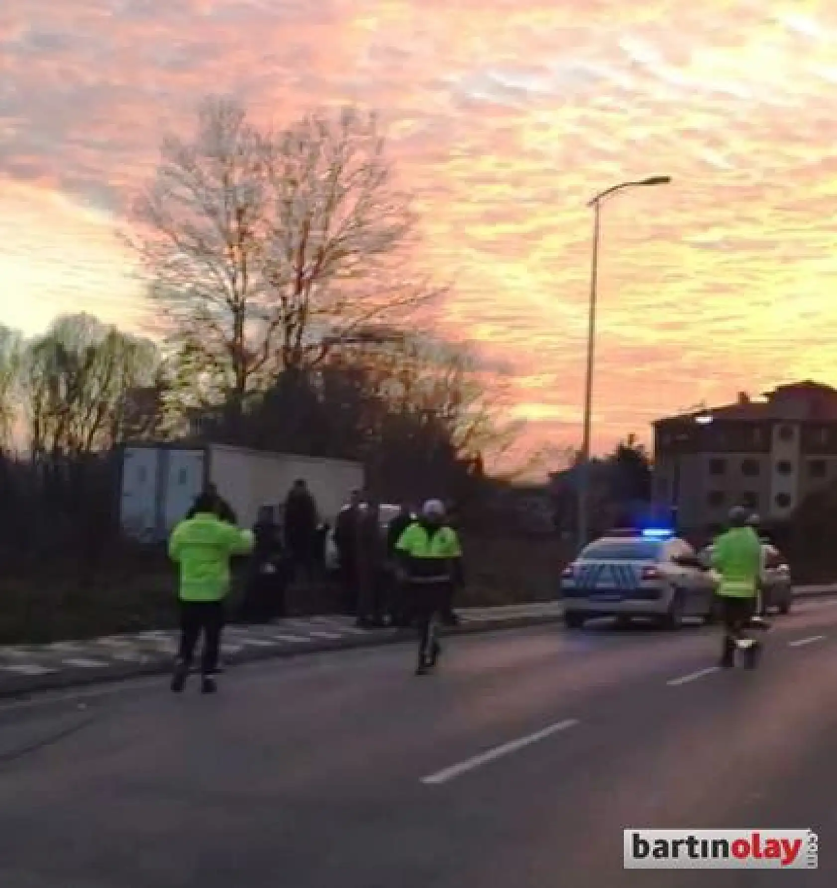 Zincirleme kaza, 3 araç çarpıştı