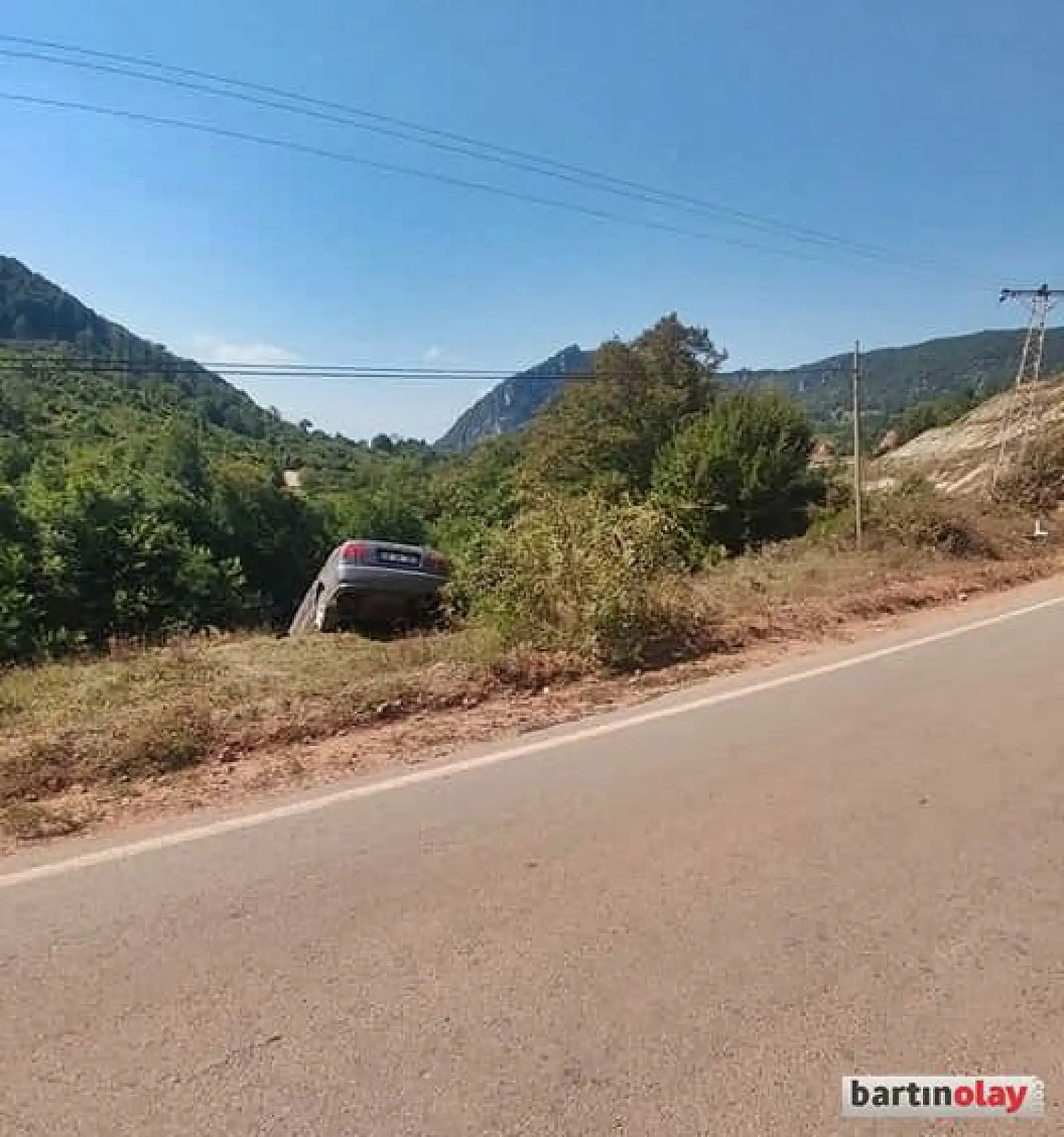 Uçurumun kenarında kaldı