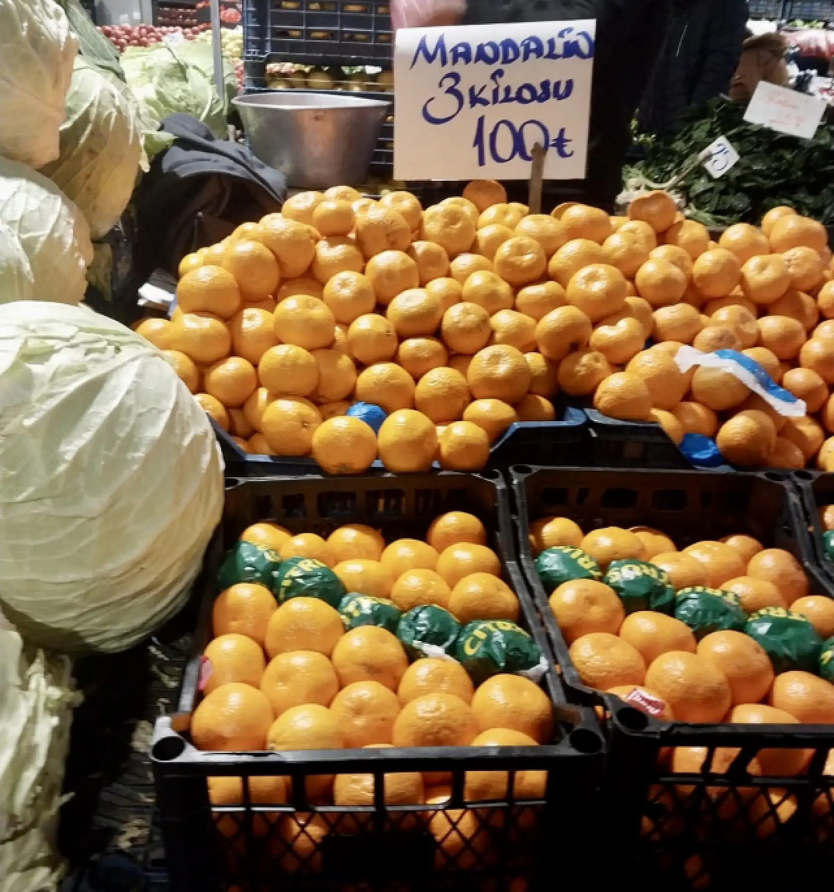 Soğuk hava pazarcıyı, fiyatlar vatandaşı üşüttü