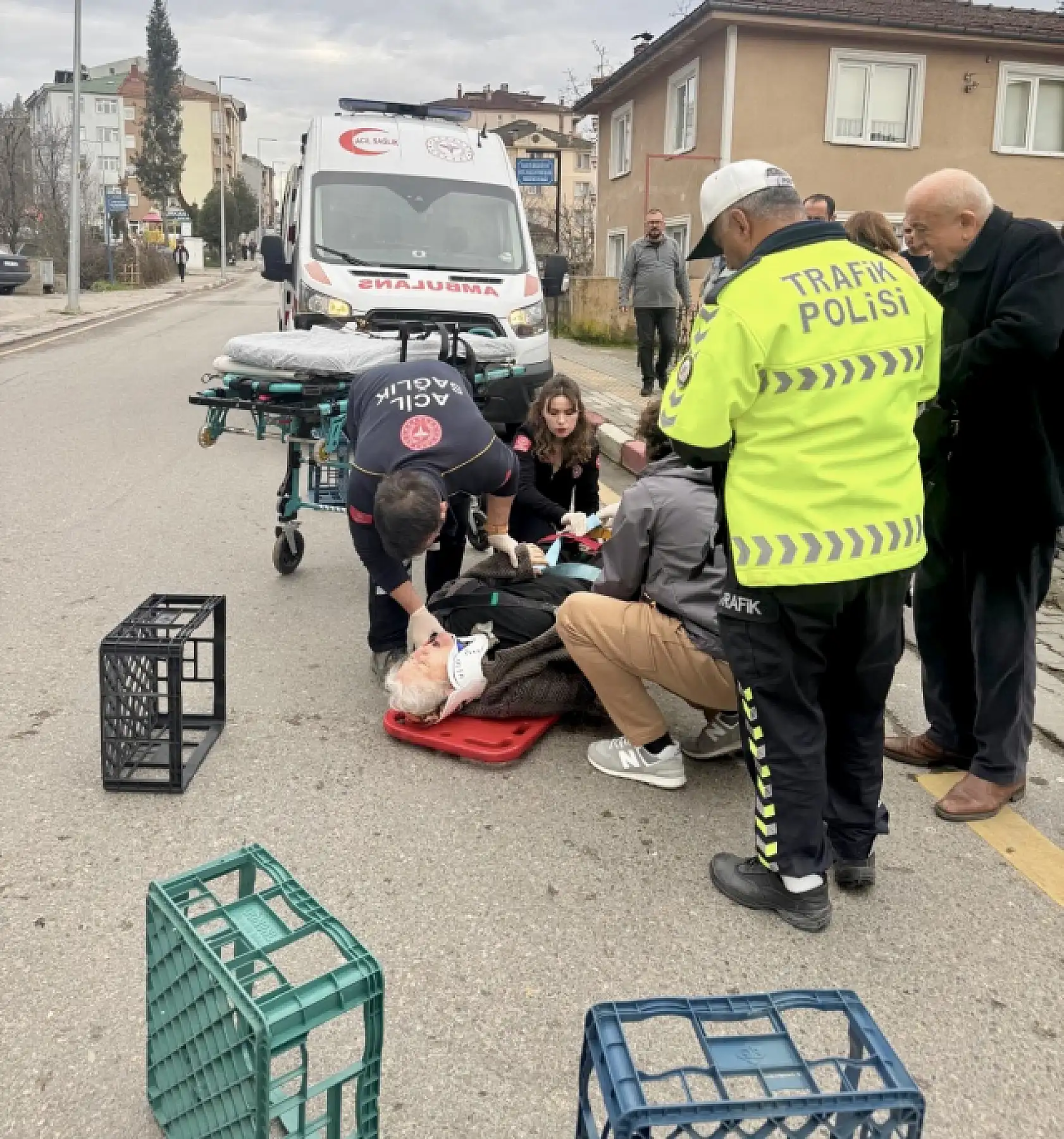 Motosiklet kadına böyle çarptı