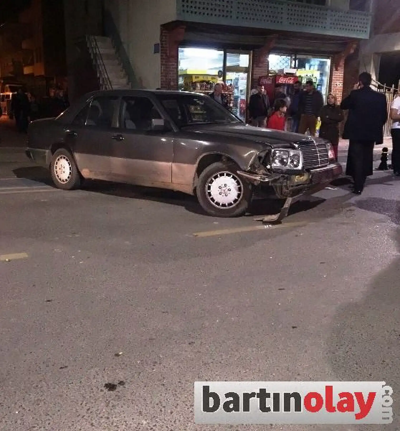 Otomobil ile motosiklet çarpıştı: 2 yaralı