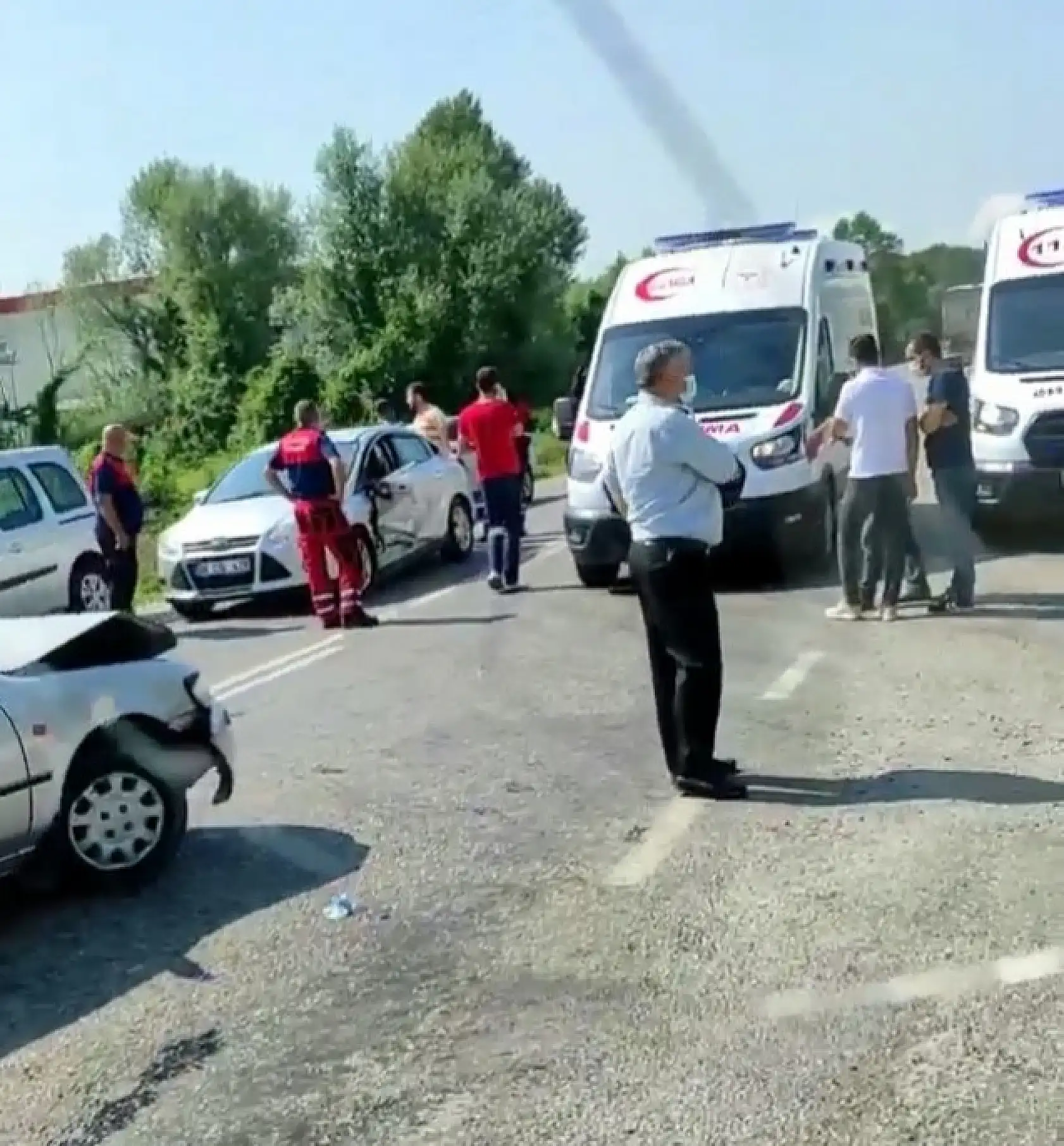 İki araç çarpıştı, 4 yaralı