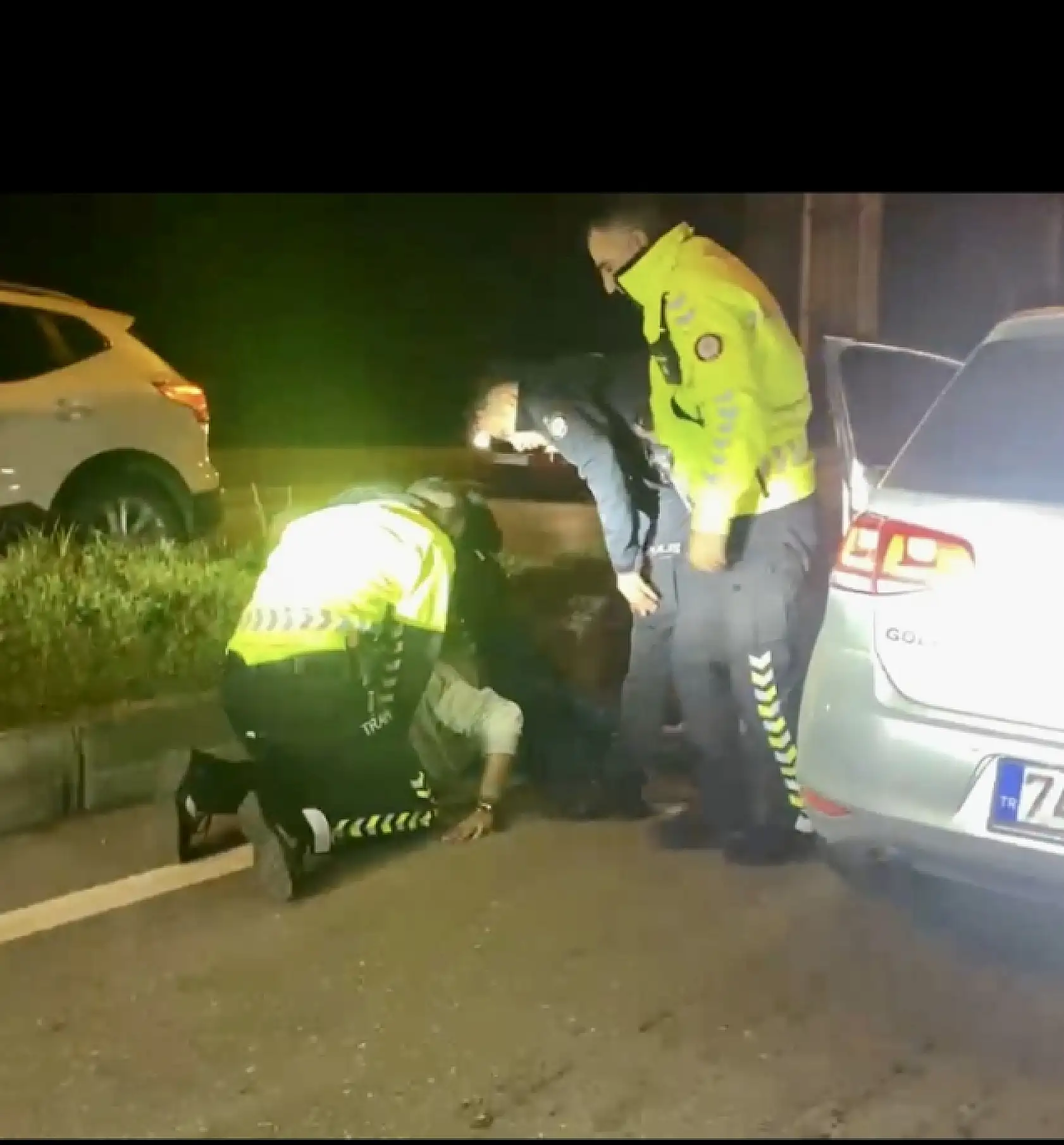 Polis ekiplerini peşine taktı