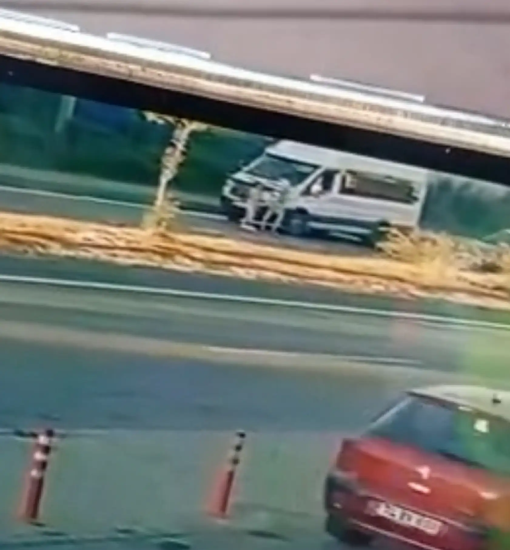 Küçük çocuğa araba çarptı