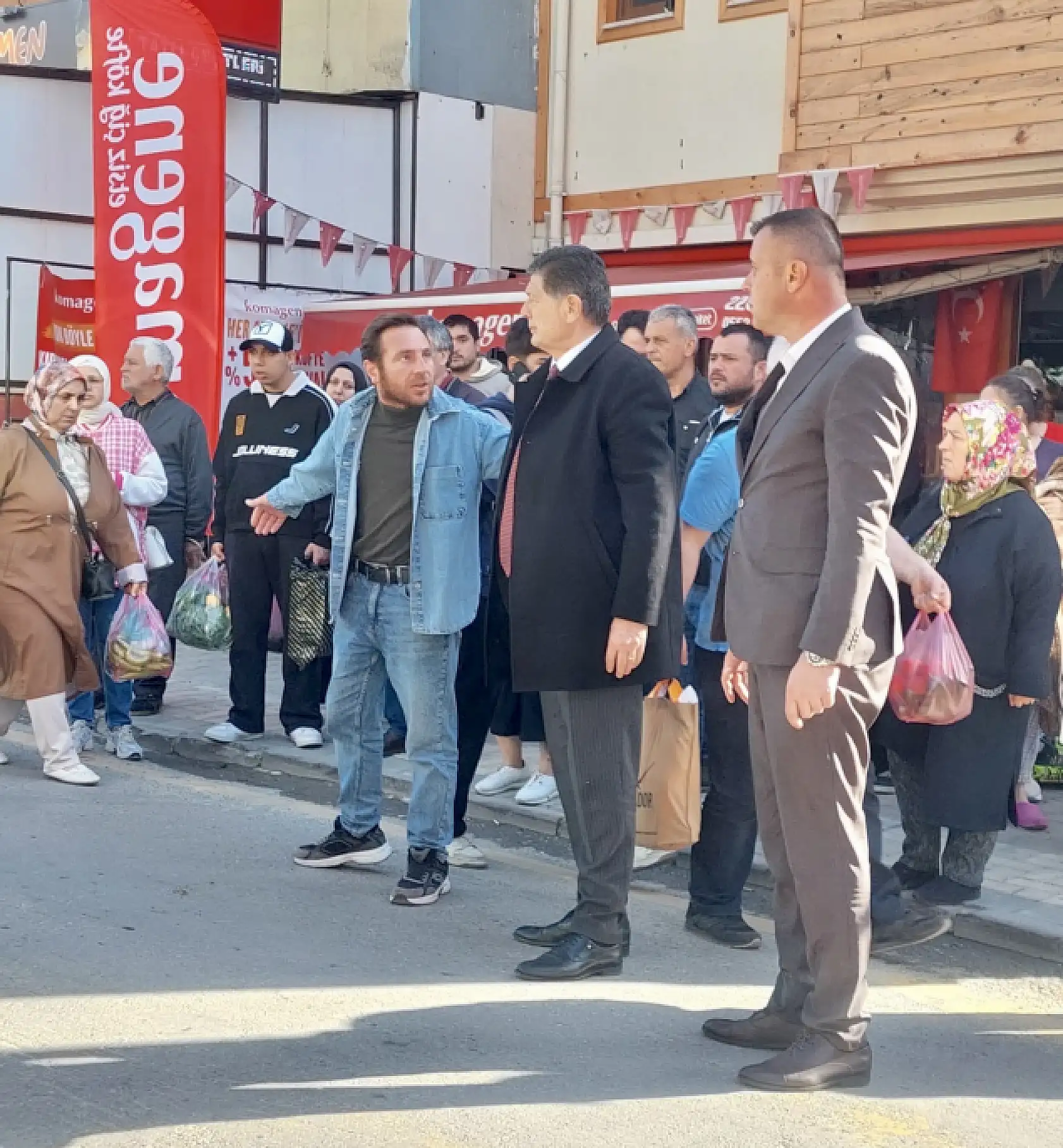 Yaşlı kadına motosiklet çarptı