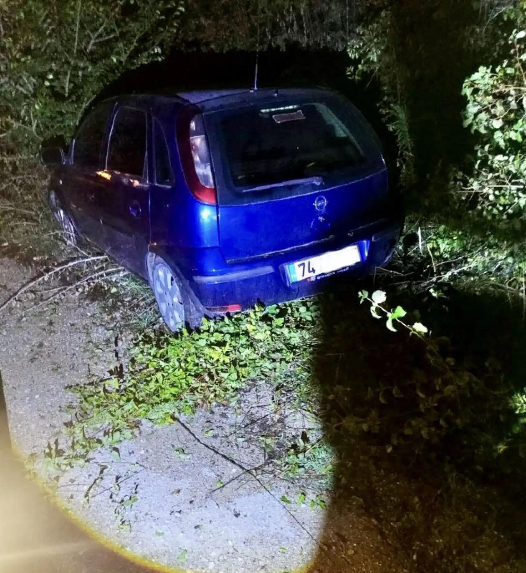 Dur ihtarına uymadı, kaza yaptı