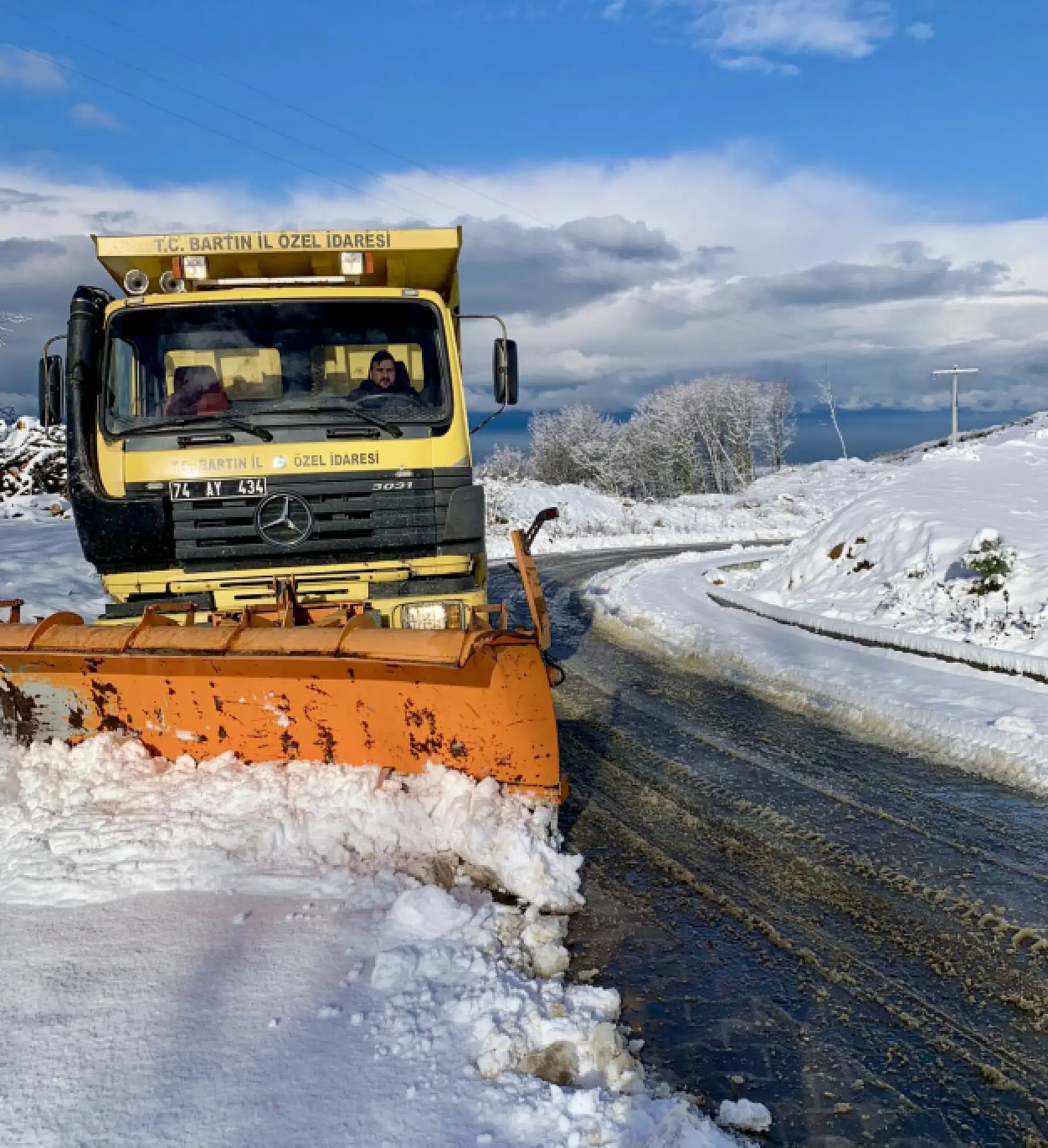Bartın'da 60 köy yolu ulaşıma kapandı