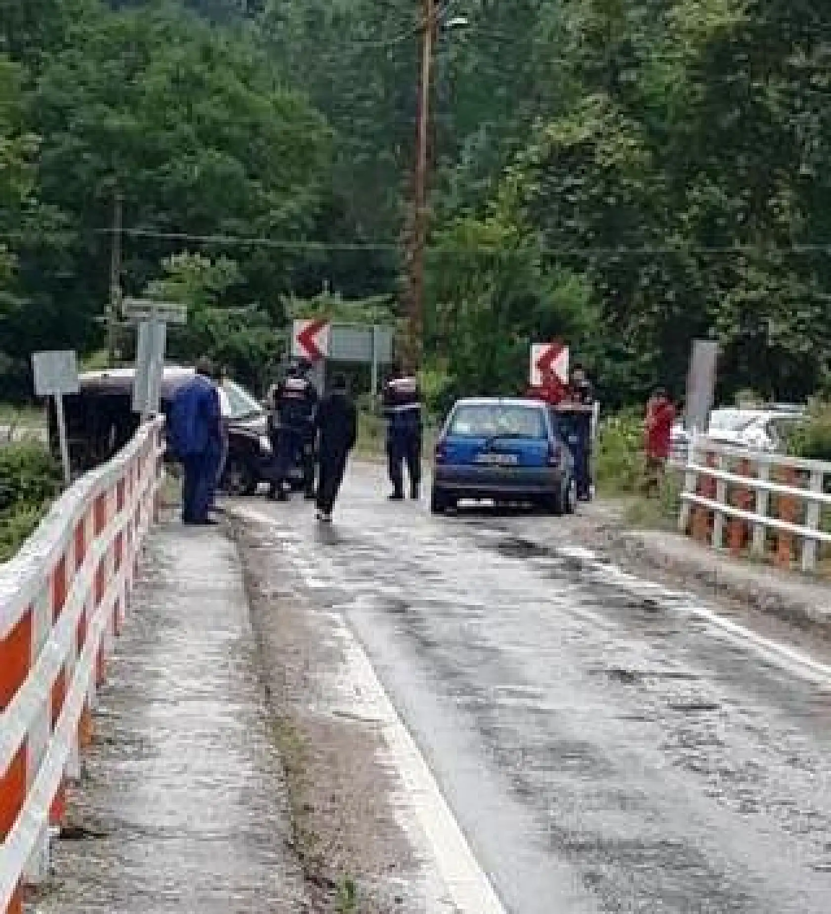 Köprü girişinde çarpıştılar