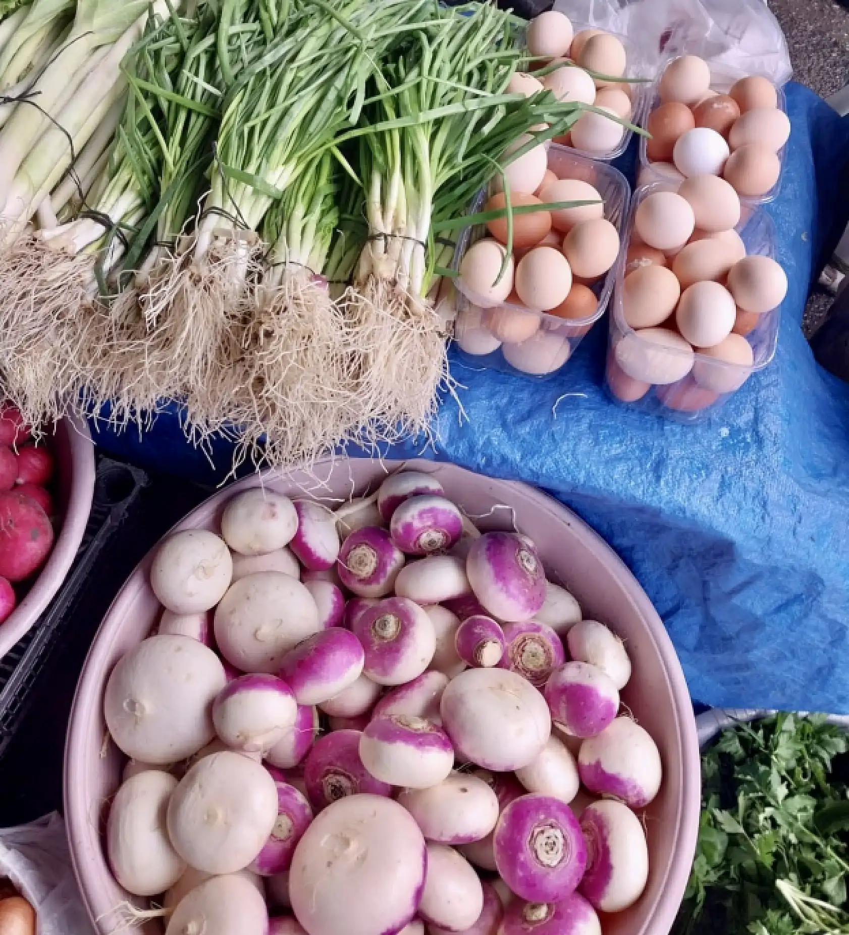 Soğuk hava pazarcıyı, fiyatlar vatandaşı üşüttü