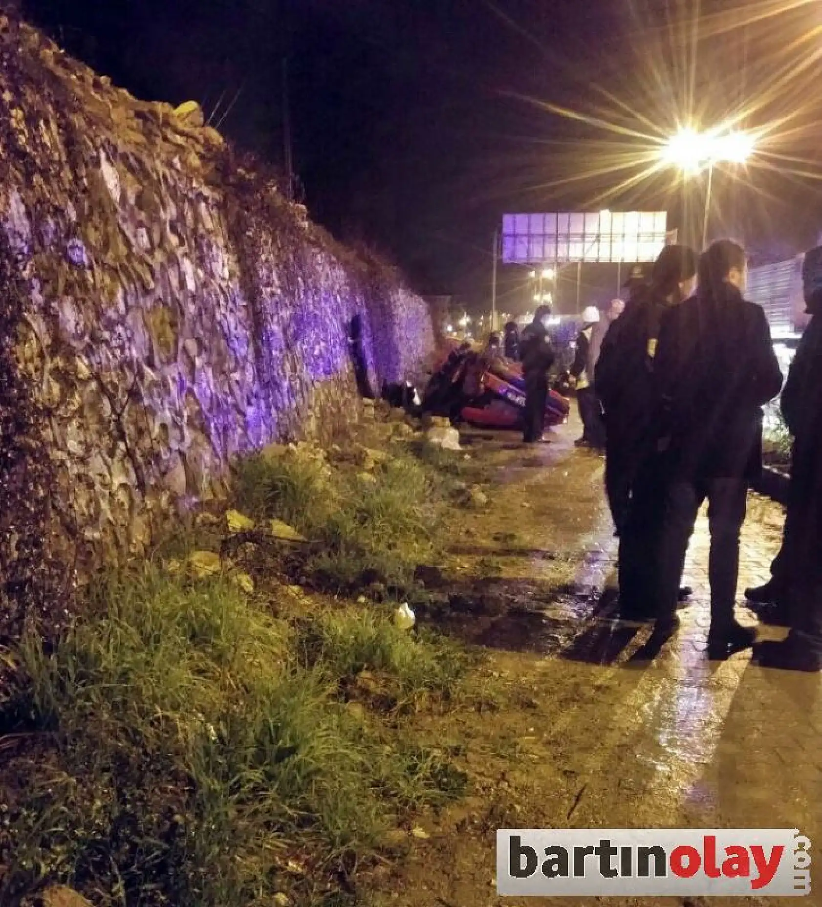 Otomobil alt yola devrildi, 1 ölü