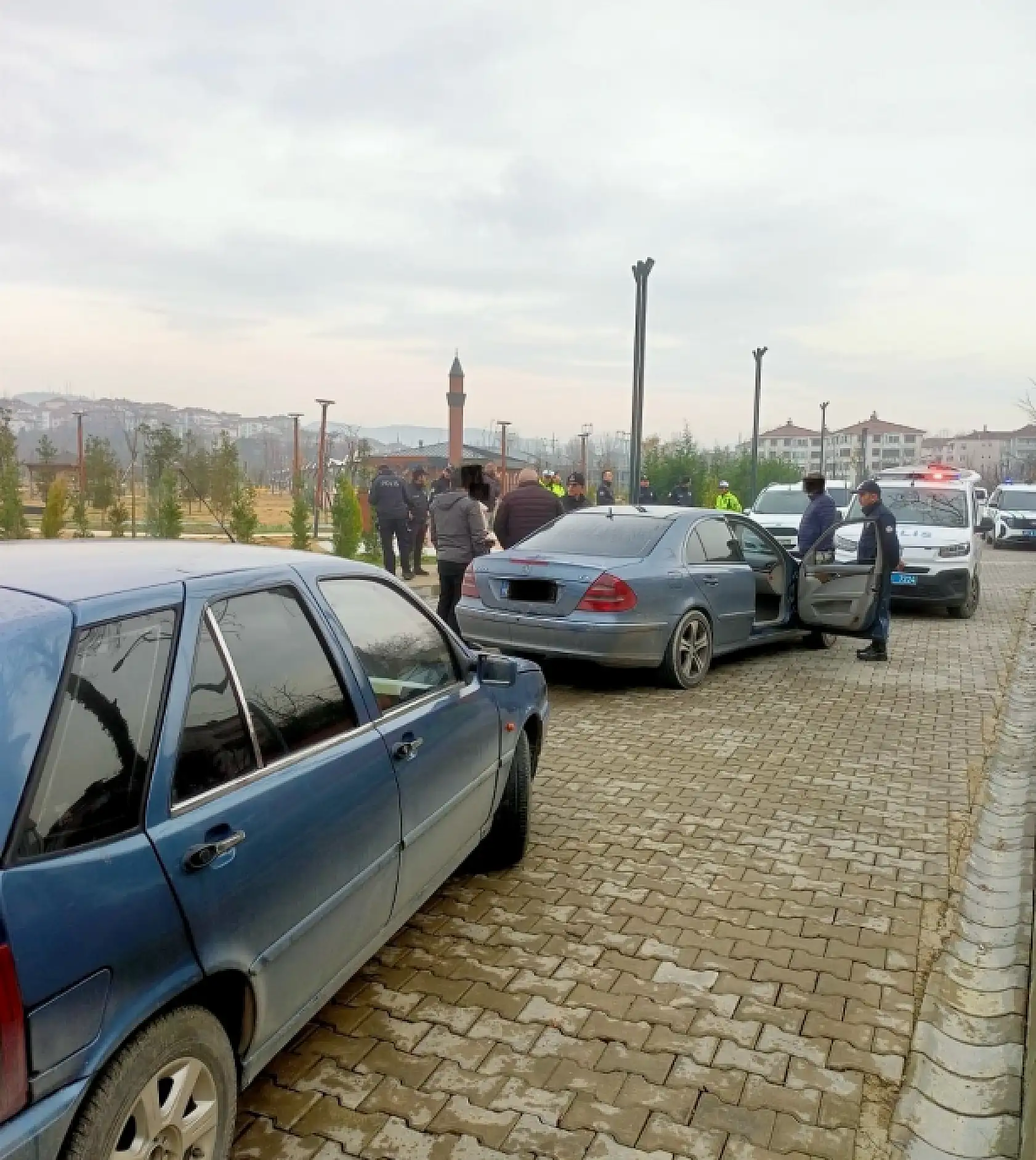 Adliye Çıkışında Bıçaklı kavga