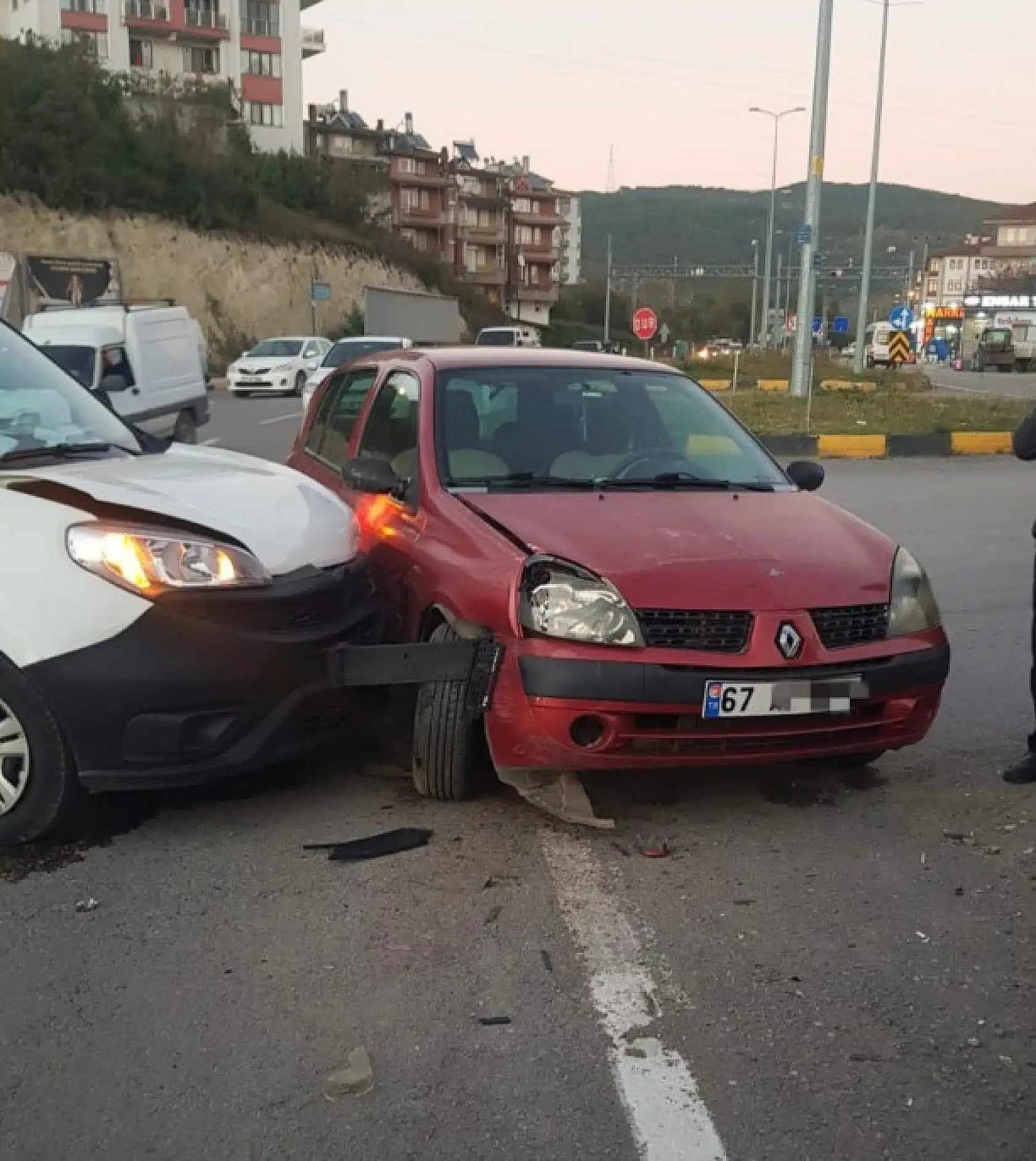 Bu kavşakta kazalar devam ediyor