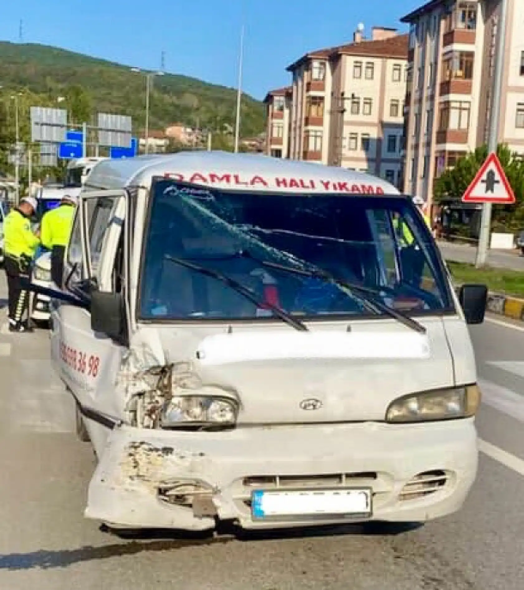 Bartın'da 2 araç çarpıştı