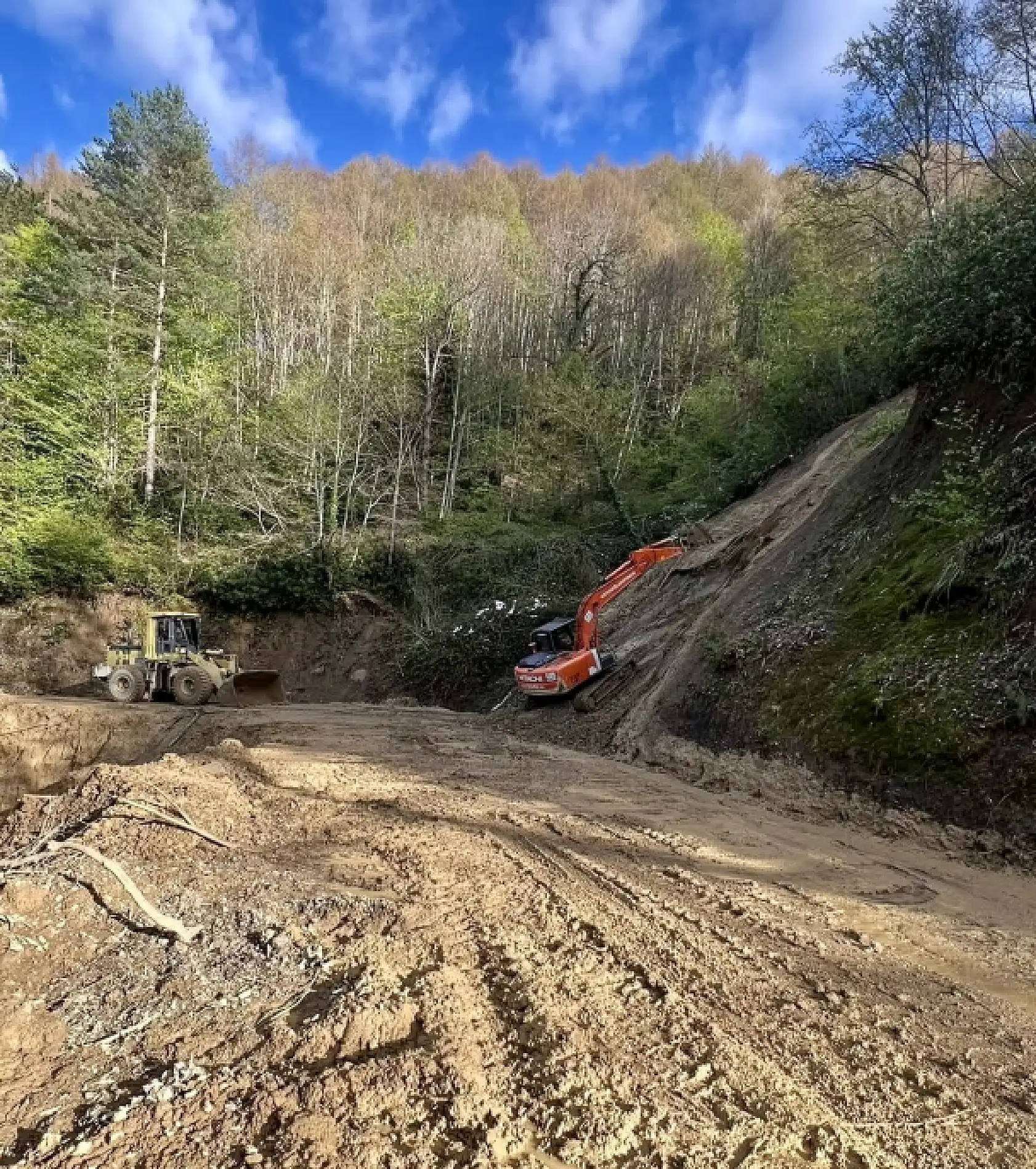 5 köyde heyelan yolları kapattı