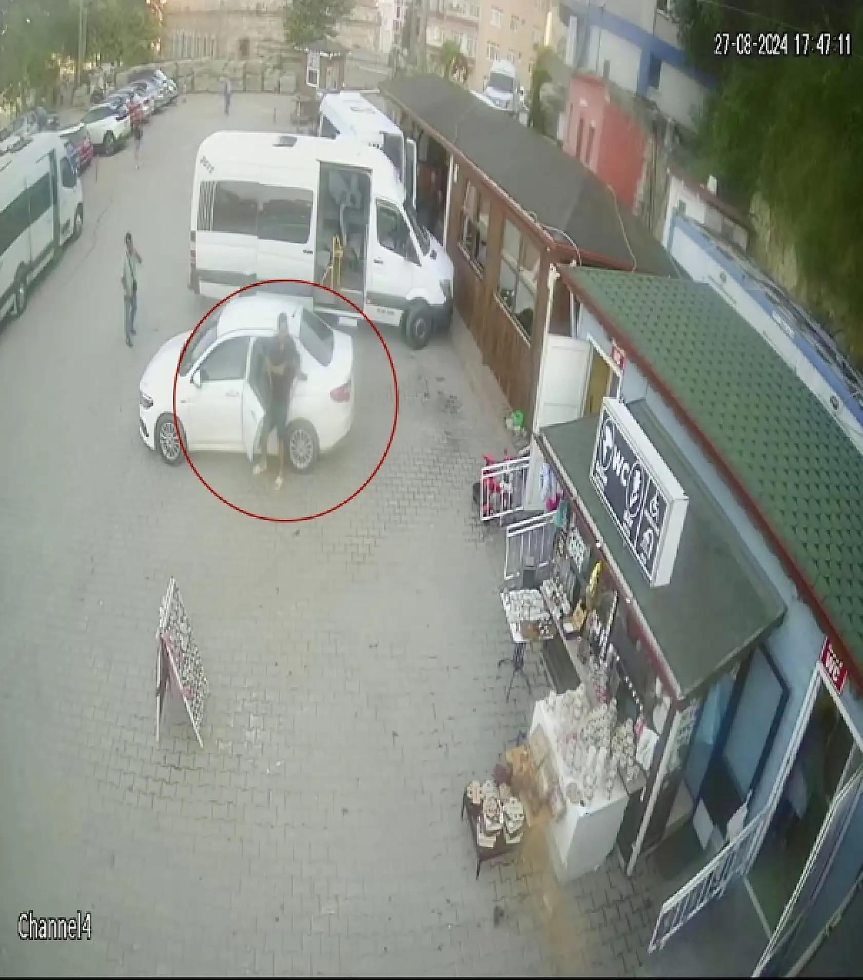 Silahlı saldırı kamerada