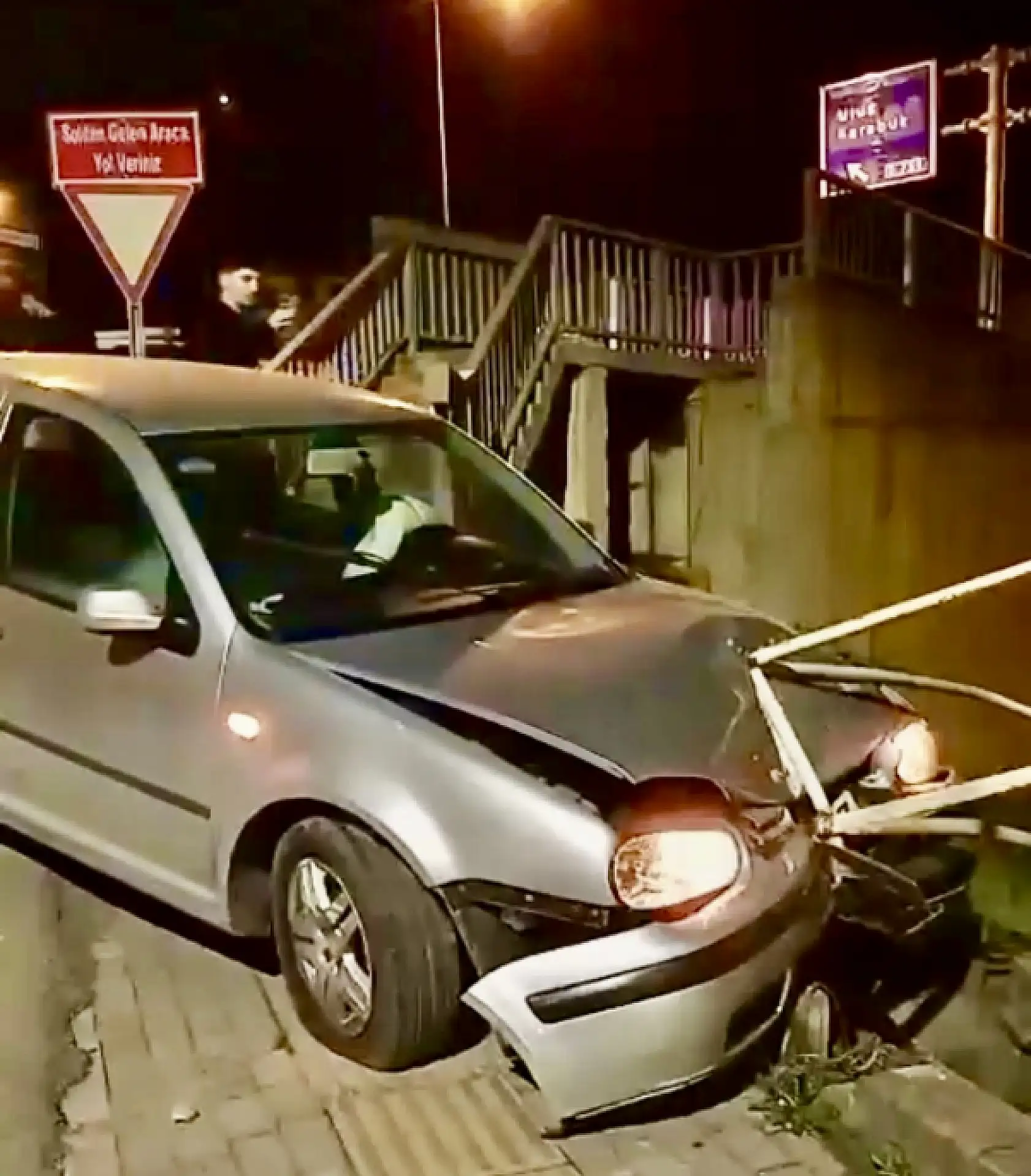 Hastane kavşağında kaza