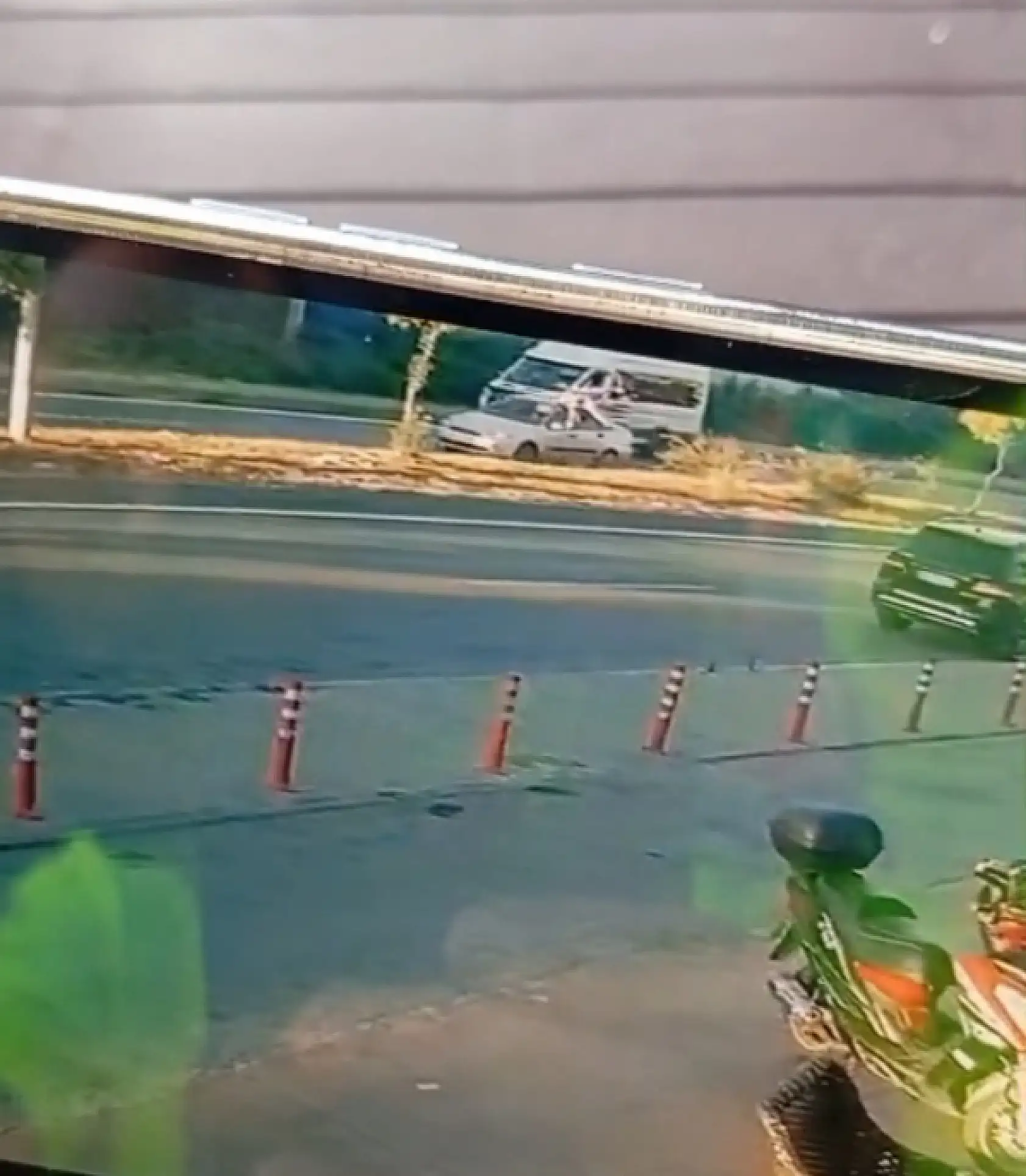 Küçük çocuğa araba çarptı