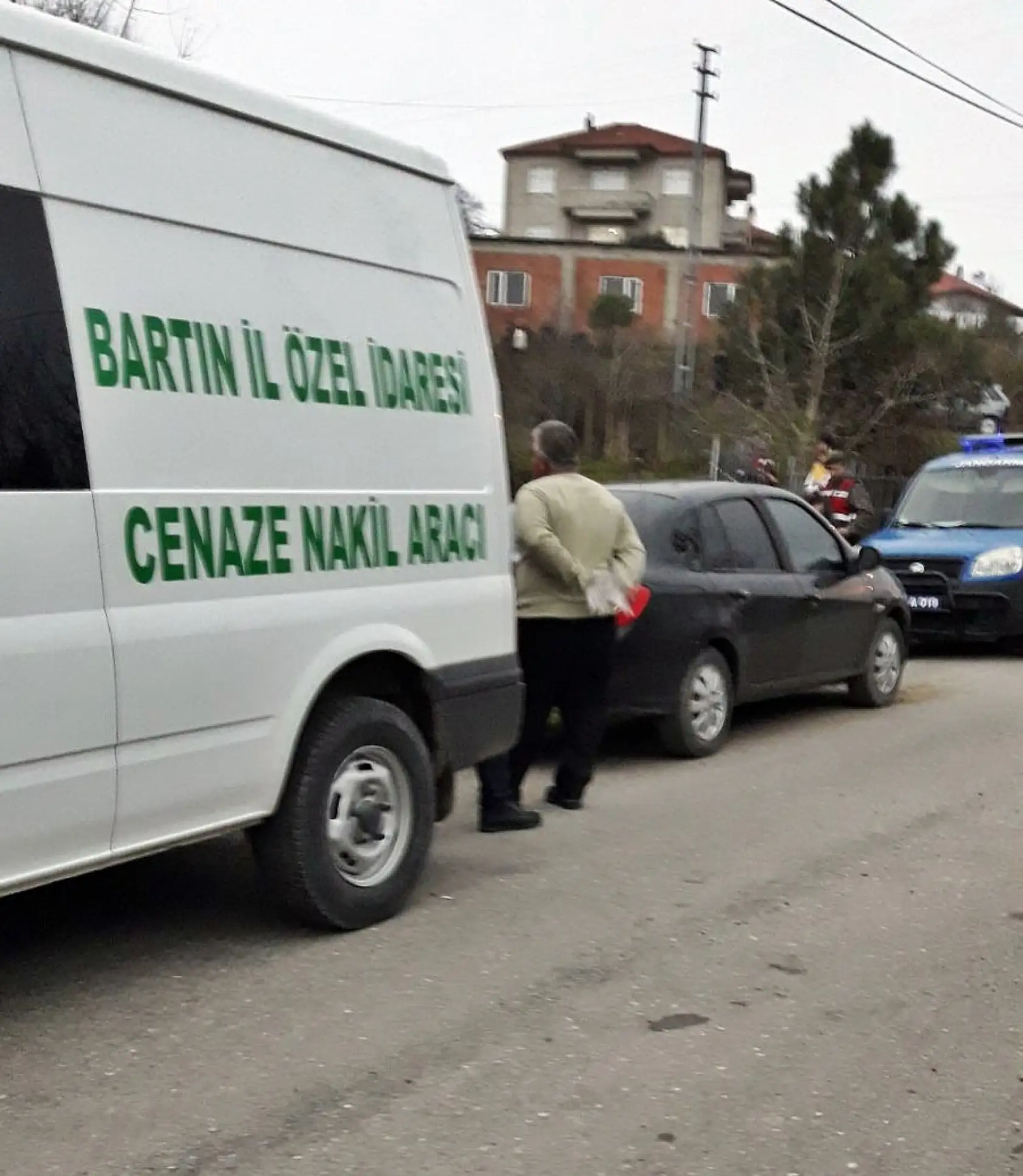 Tüfekle kendini vurdu, canından oldu