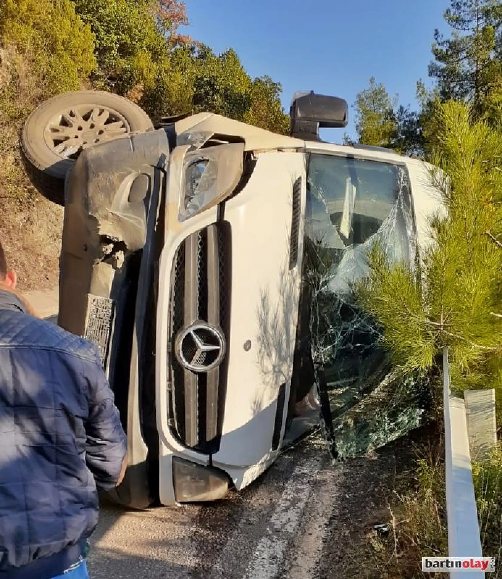 İşi servisi devrildi