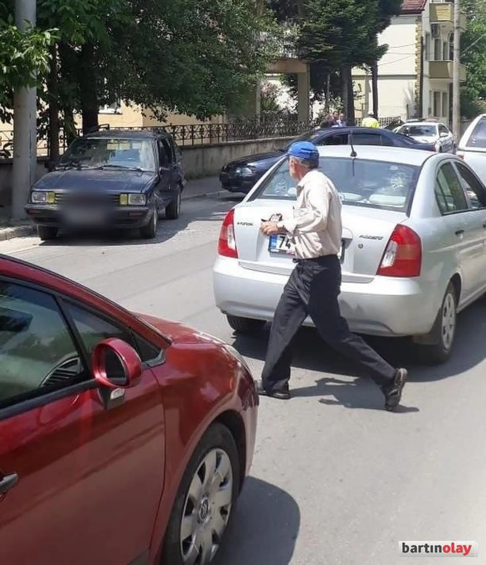 Zincirleme kaza, iki araca birden çarptı