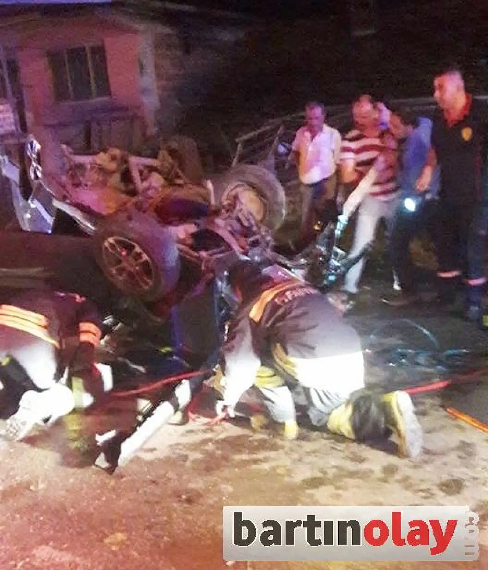 Kamyona çarparak takla attı