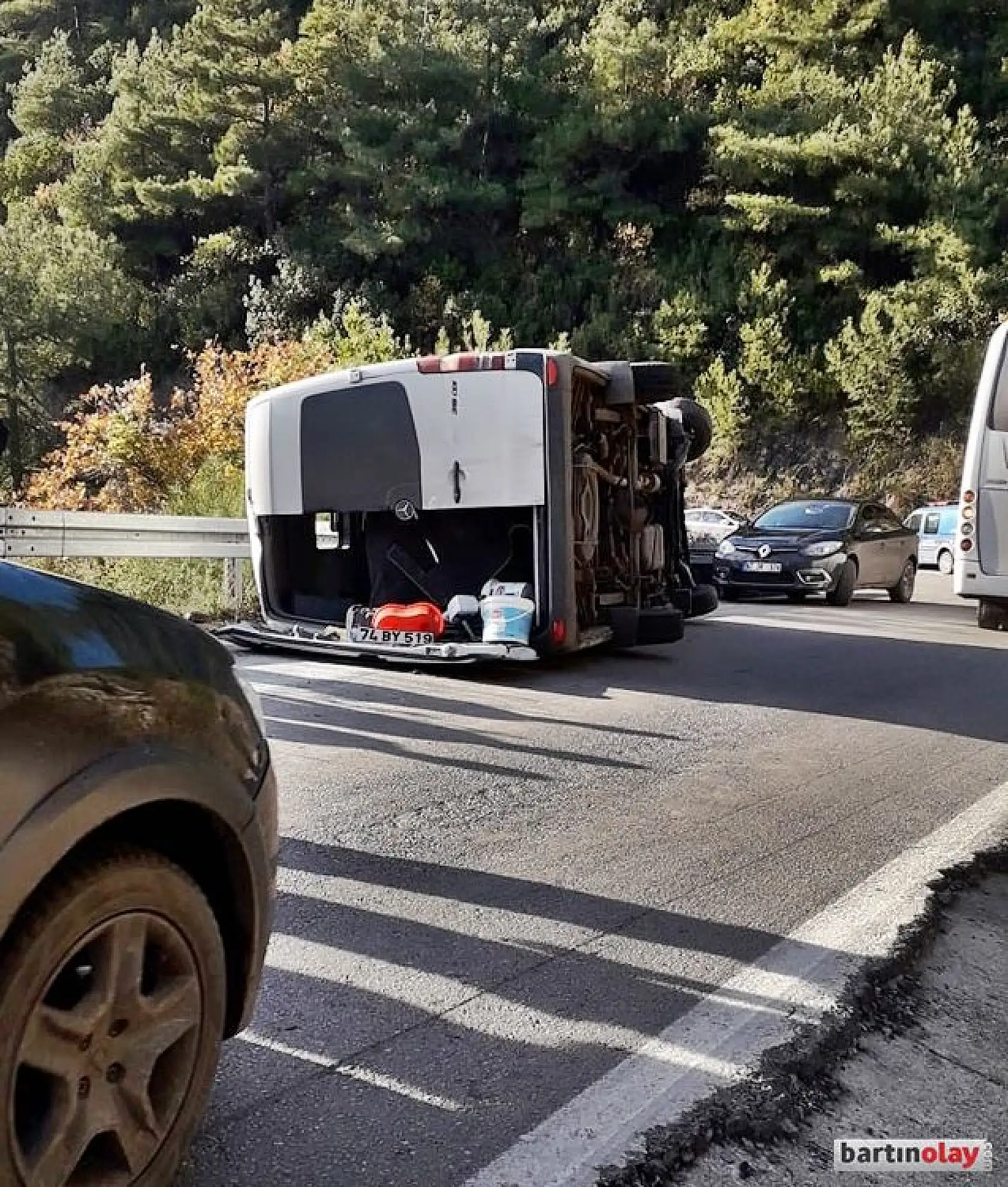 İşi servisi devrildi