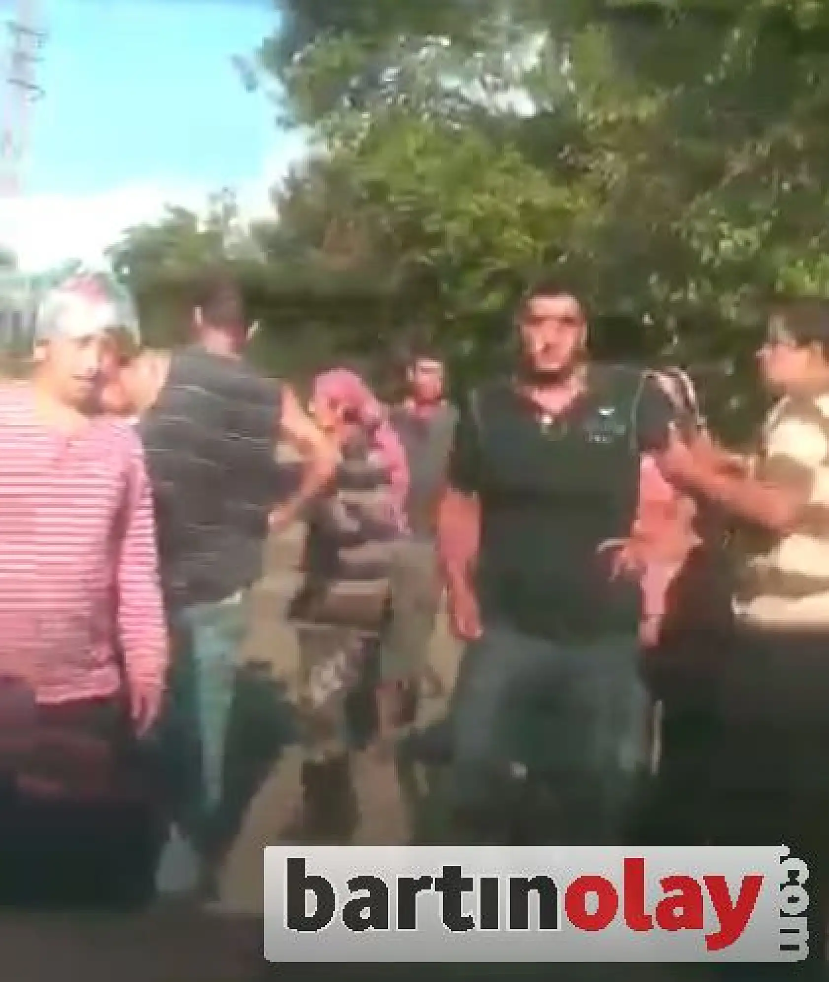 33 kişi kavgaya karıştı