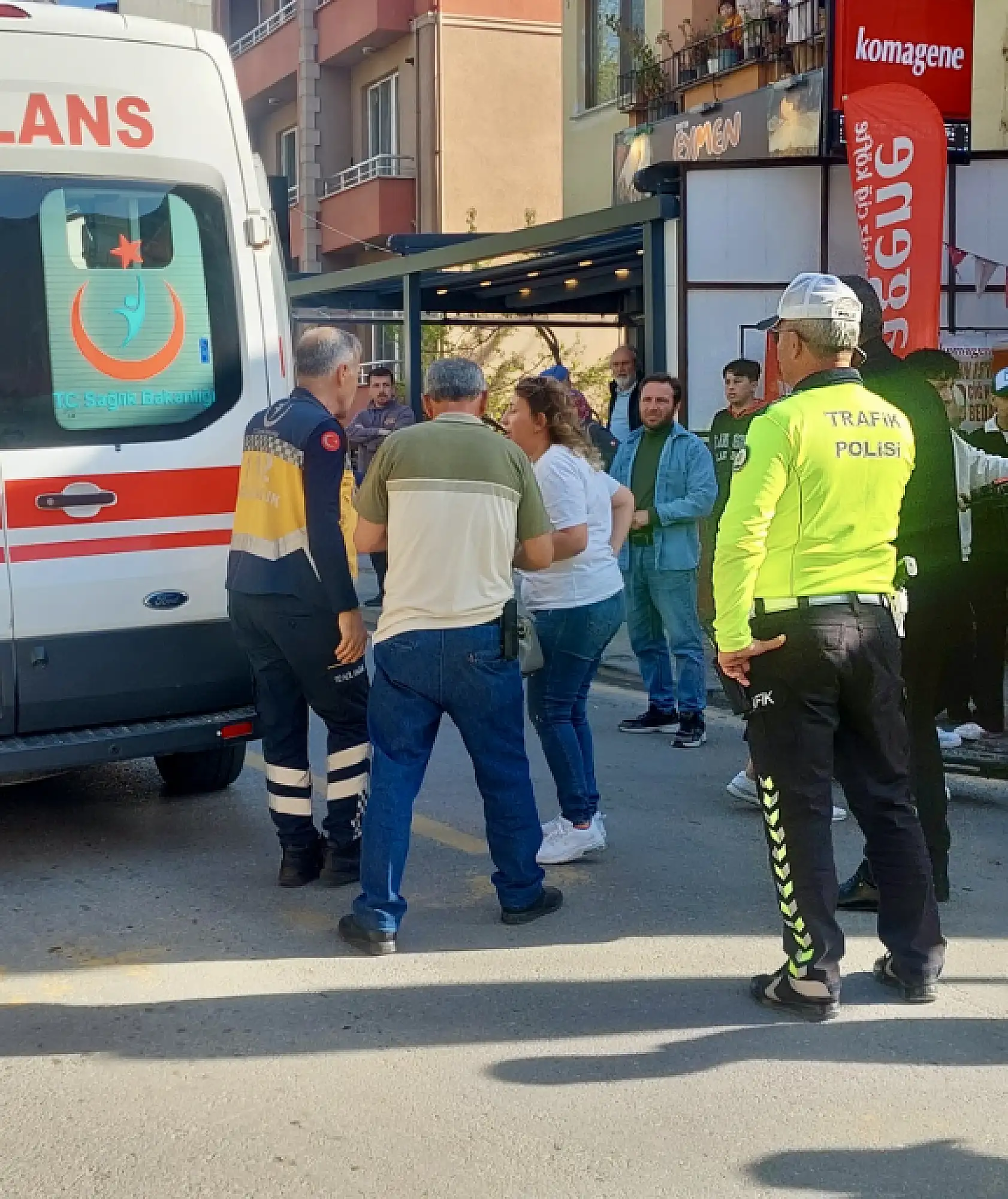 Yaşlı kadına motosiklet çarptı