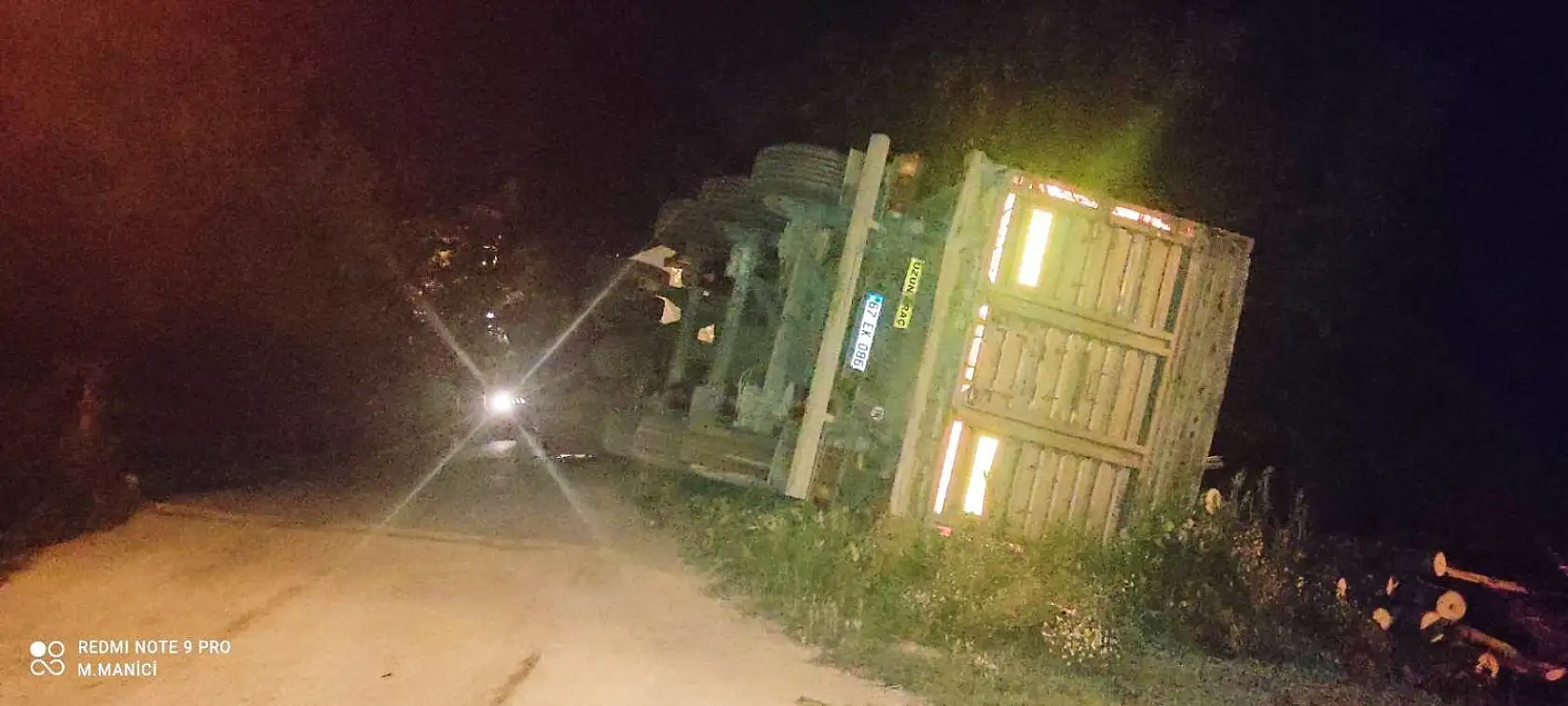 Son dakika, Köprüde devrildi