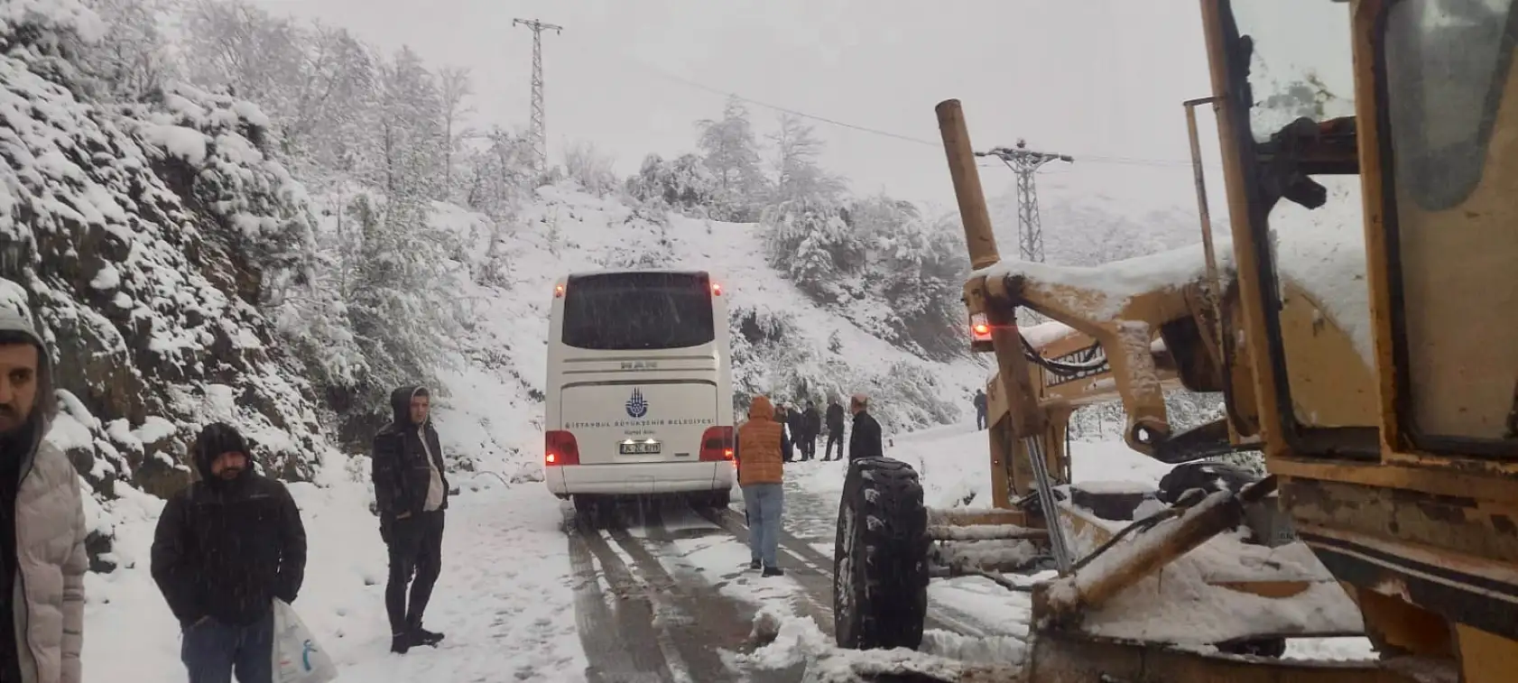 Bartın'da 19 köy yolu karda kapandı