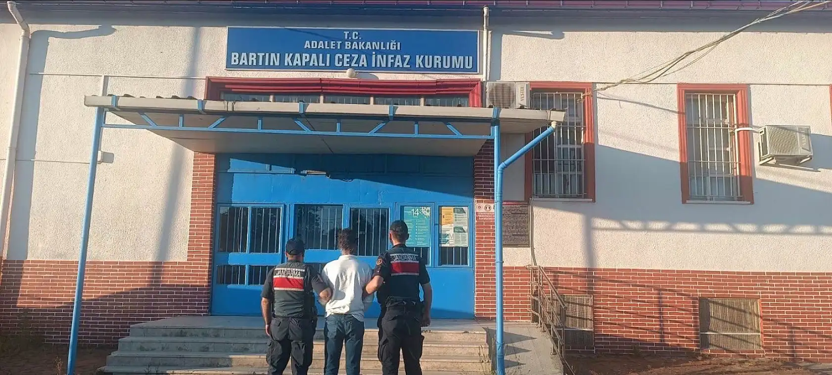 Bartın'da 4 firari yakalandı