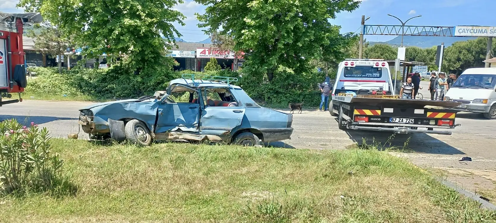 Kavşakta çarpıştılar, 1 ölü 1 yaralı