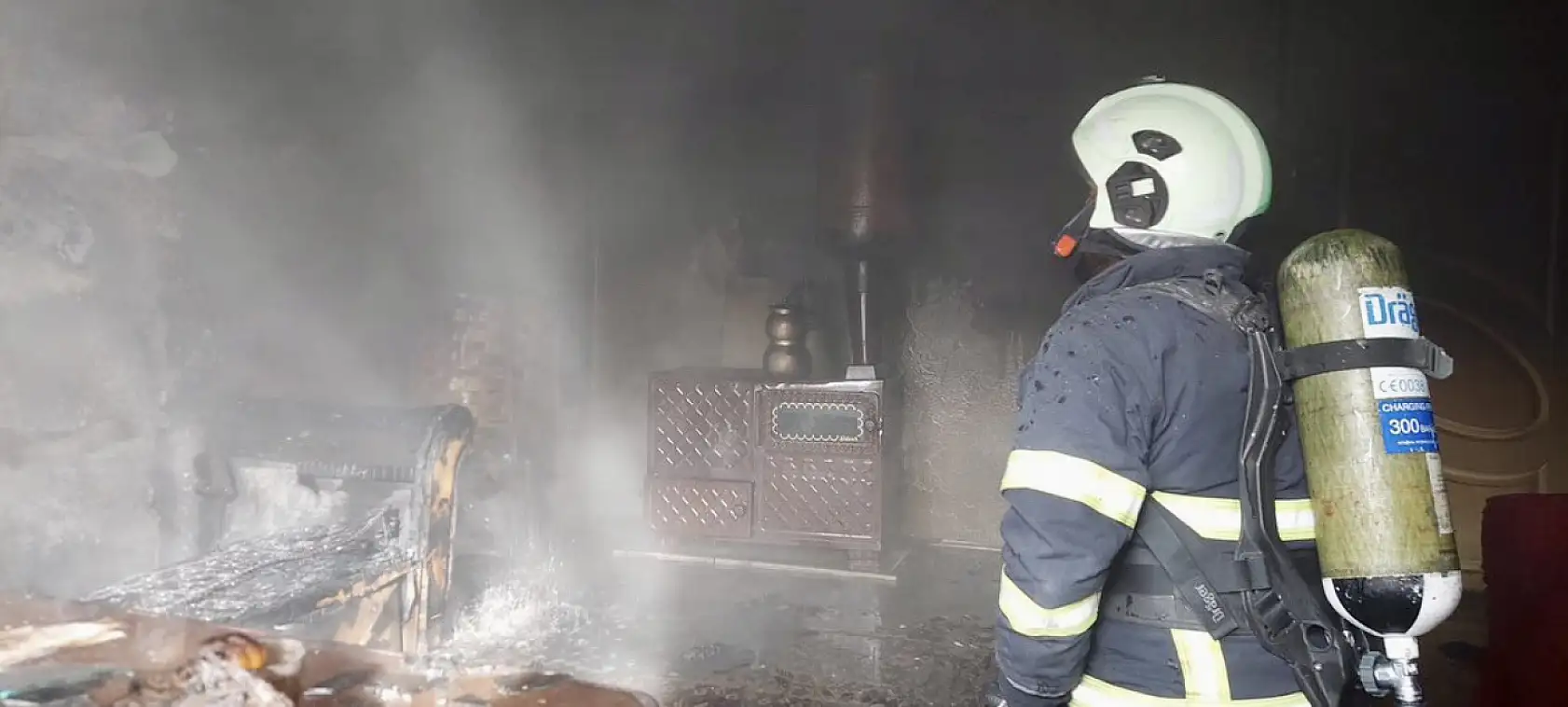 Köyde sobadan kaynaklı yangın