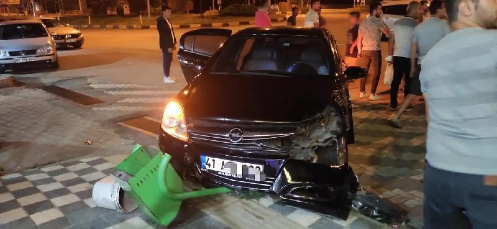 Abdipaşa Ulus kavşağında kaza