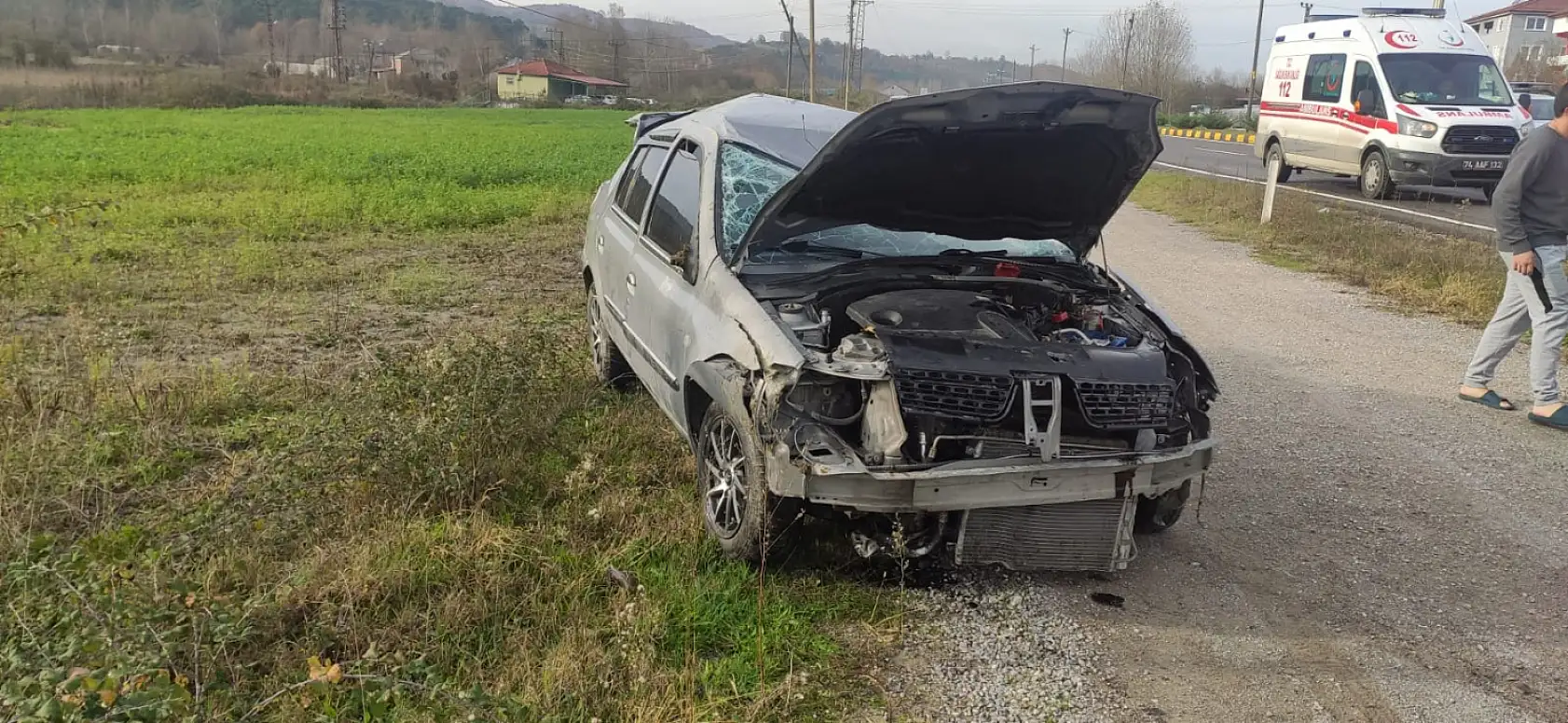 Karşı şeride geçip ters döndü