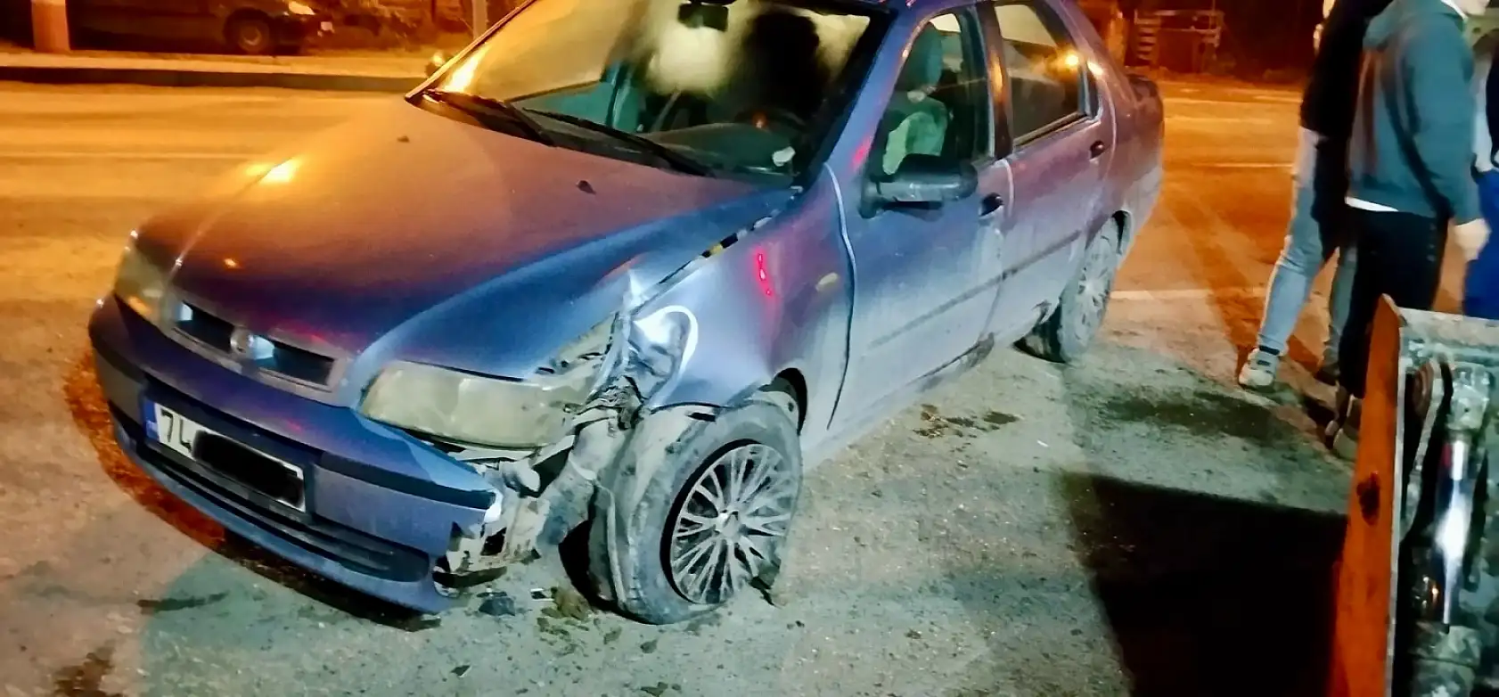 Otomobil ile kepçe çarpıştı