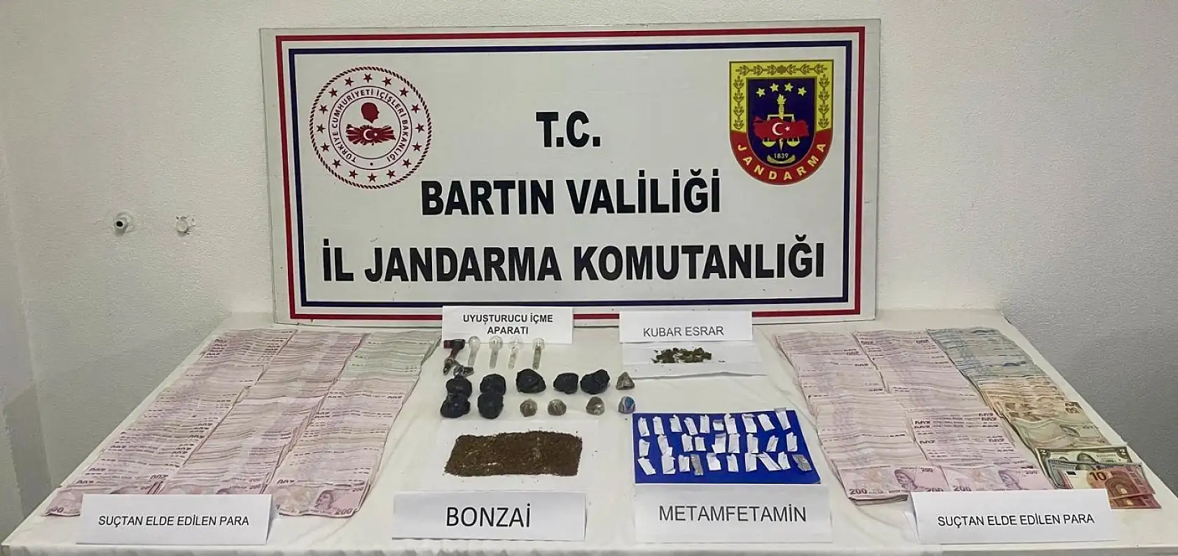 Gece operasyonu: Para ve uyuşturucu