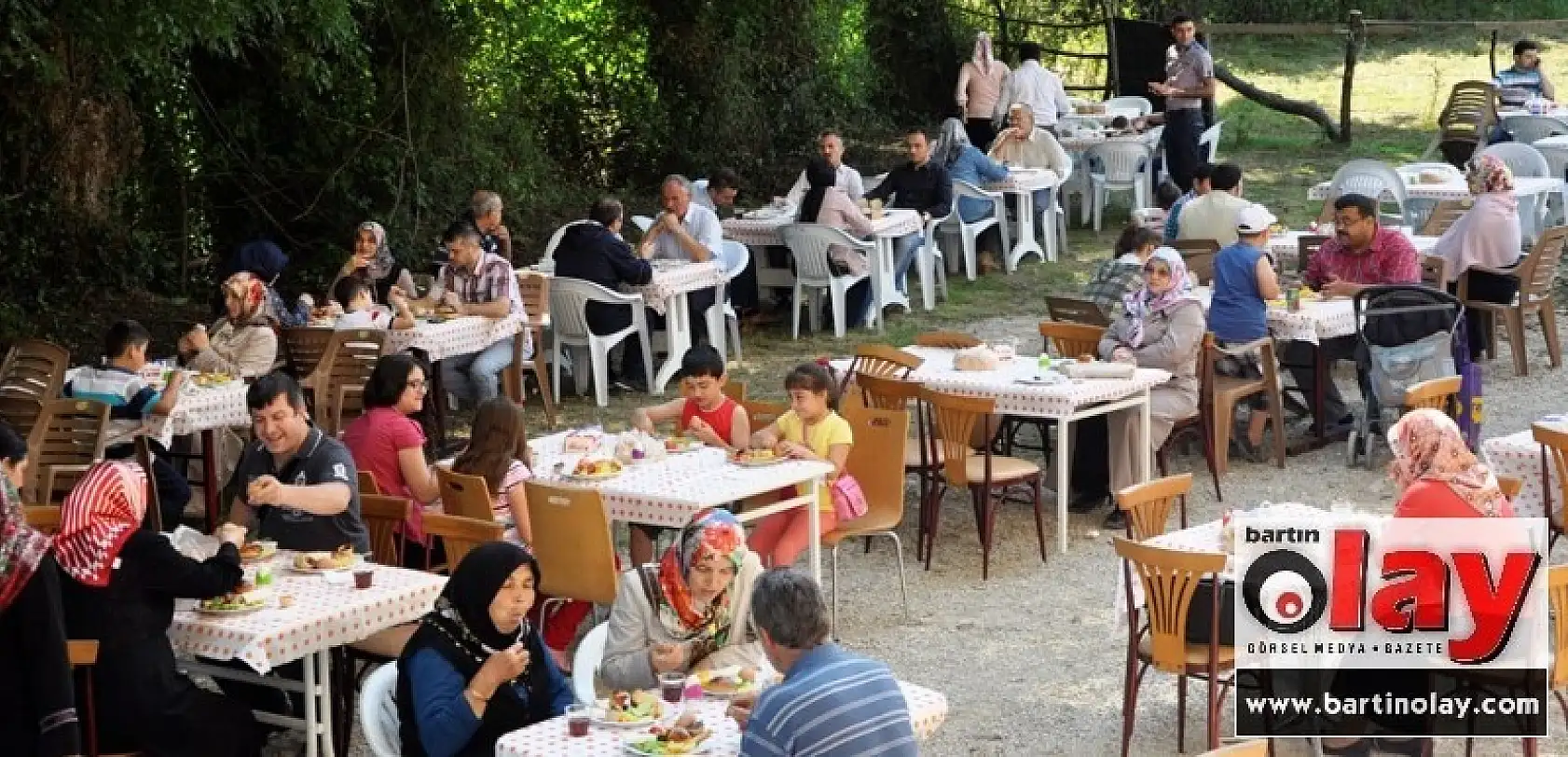 KOZCAĞIZ'DA AÇIK BÜFE KAHVALTI