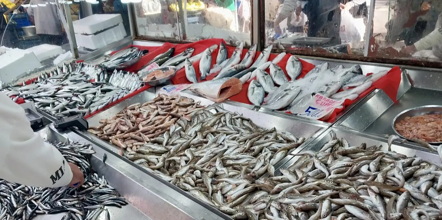 Tezgahlar tekrar şenlendi