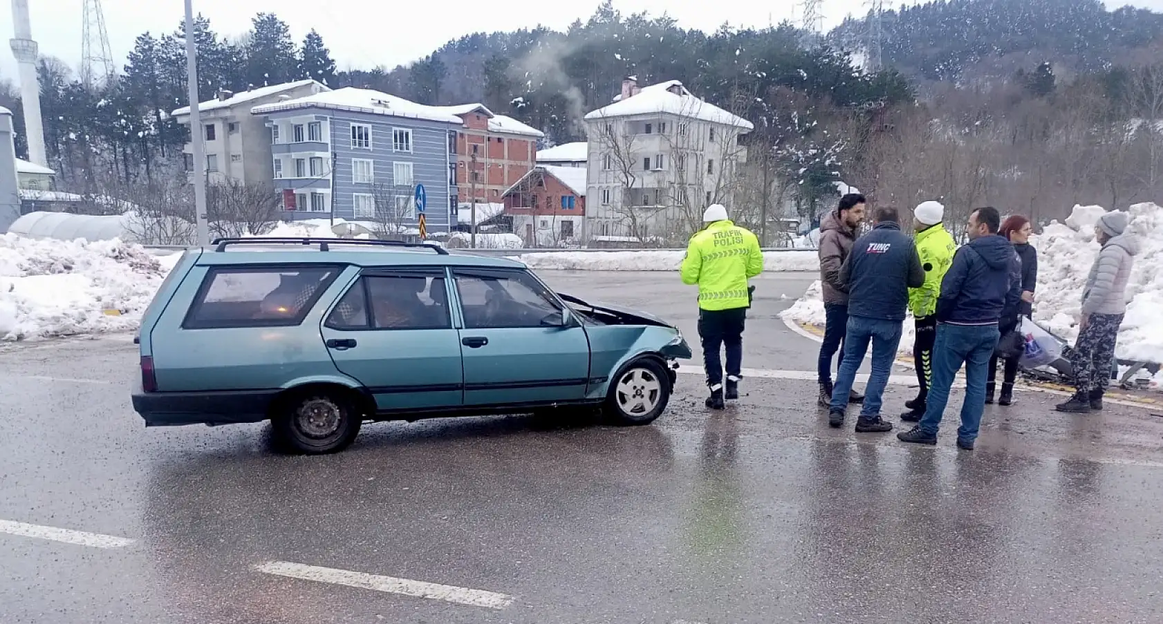 Karaçay kavşağında kaza