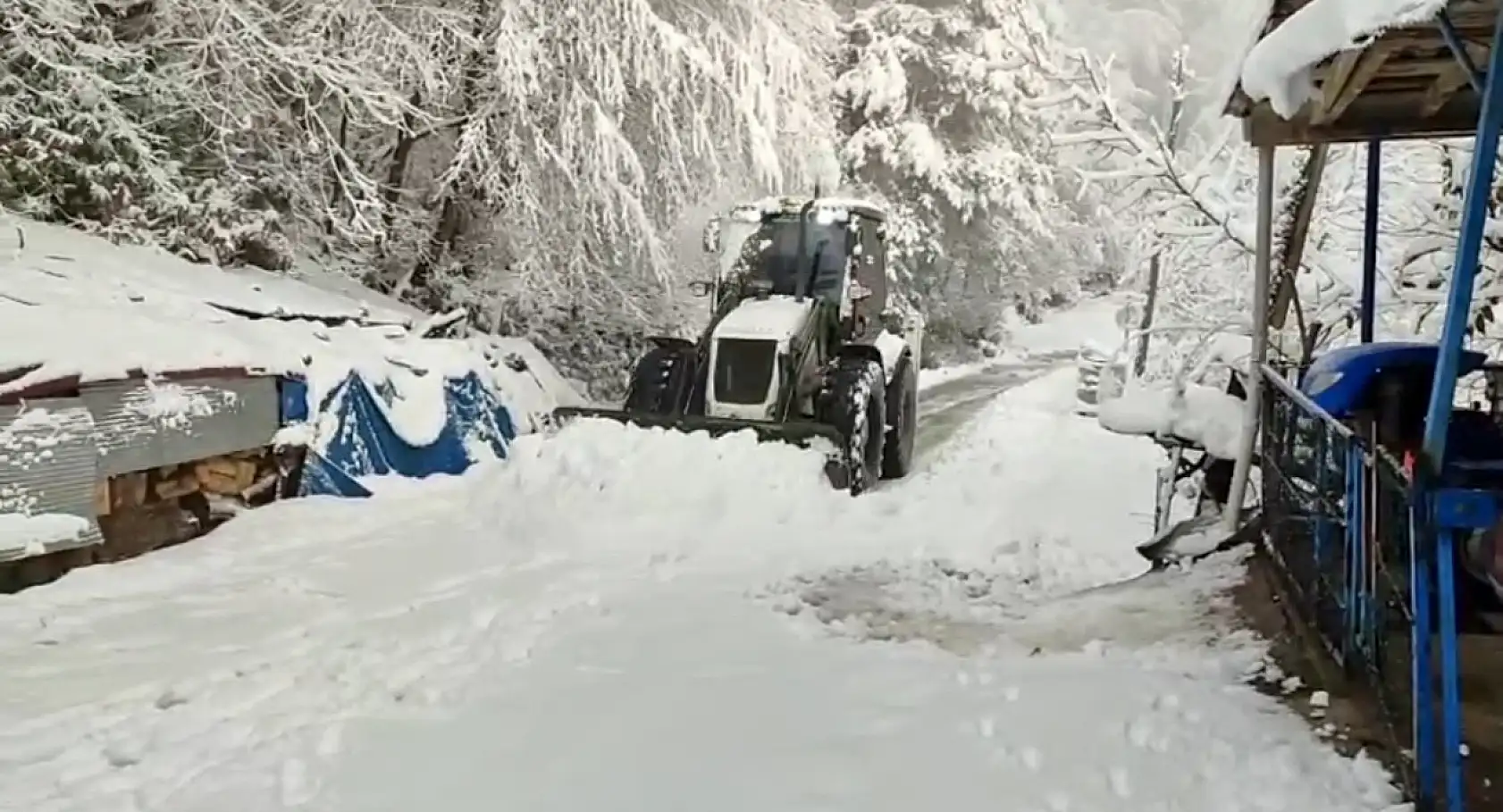 5 köy yolu ulaşıma kapandı