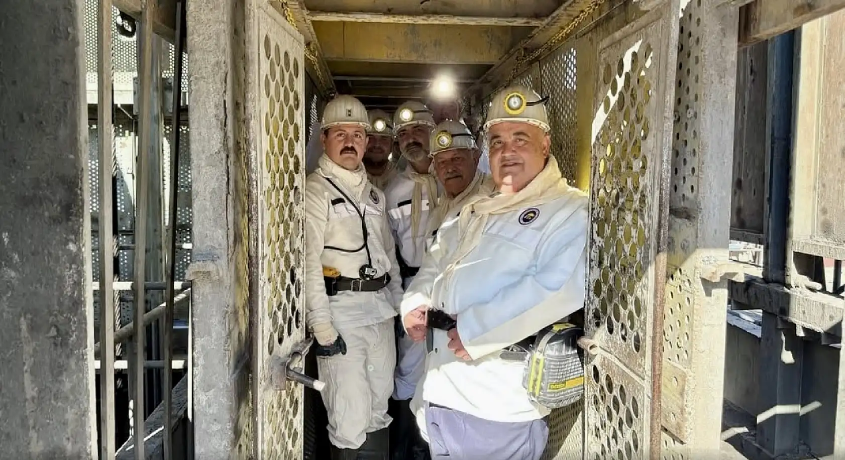 Yıllar sonra yeniden maden ocağındalar