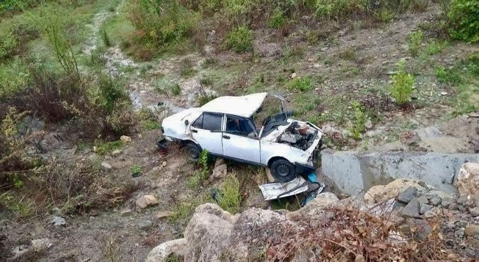 Kayan araç Şarampole yuvarlandı