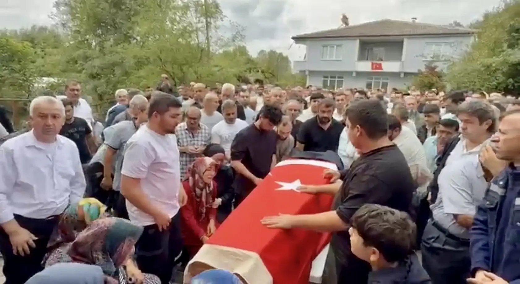 Maden şehidimiz son yolculuğuna uğurlandı