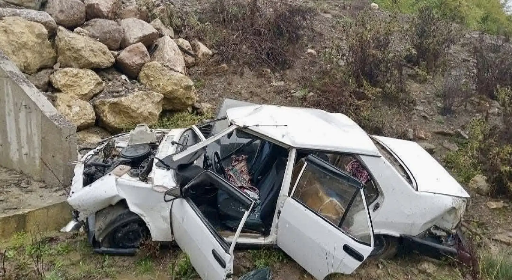 Kayan araç Şarampole yuvarlandı