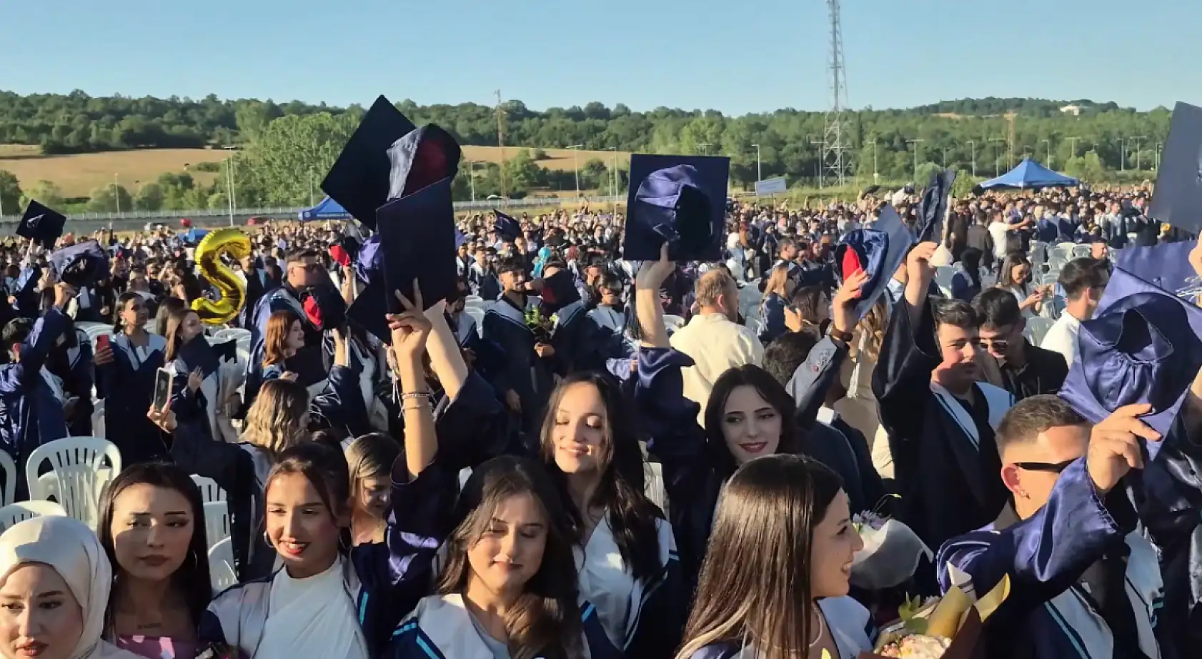 Mezuniyet töreninde sürpriz teklif